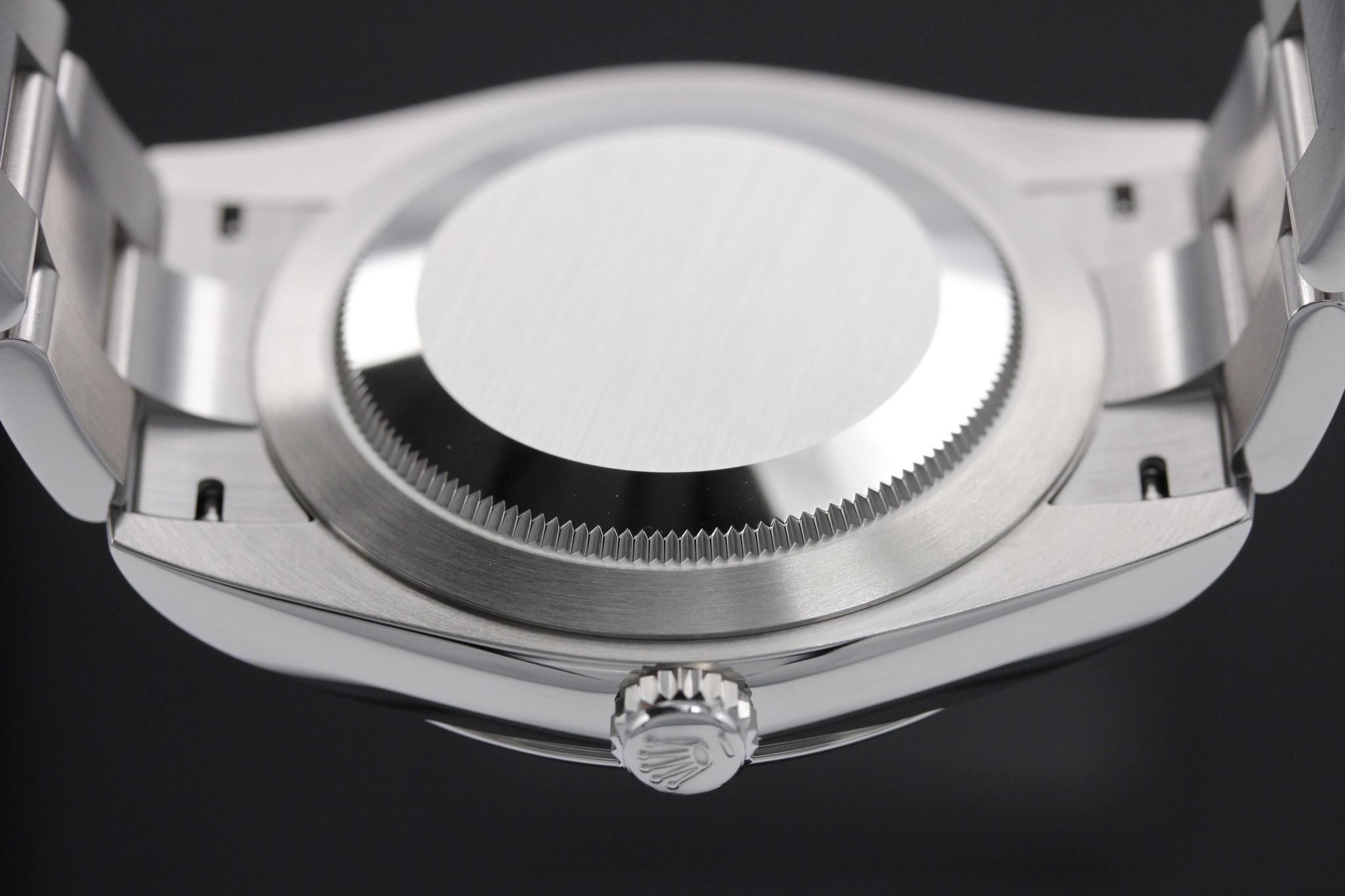Watch Image 7