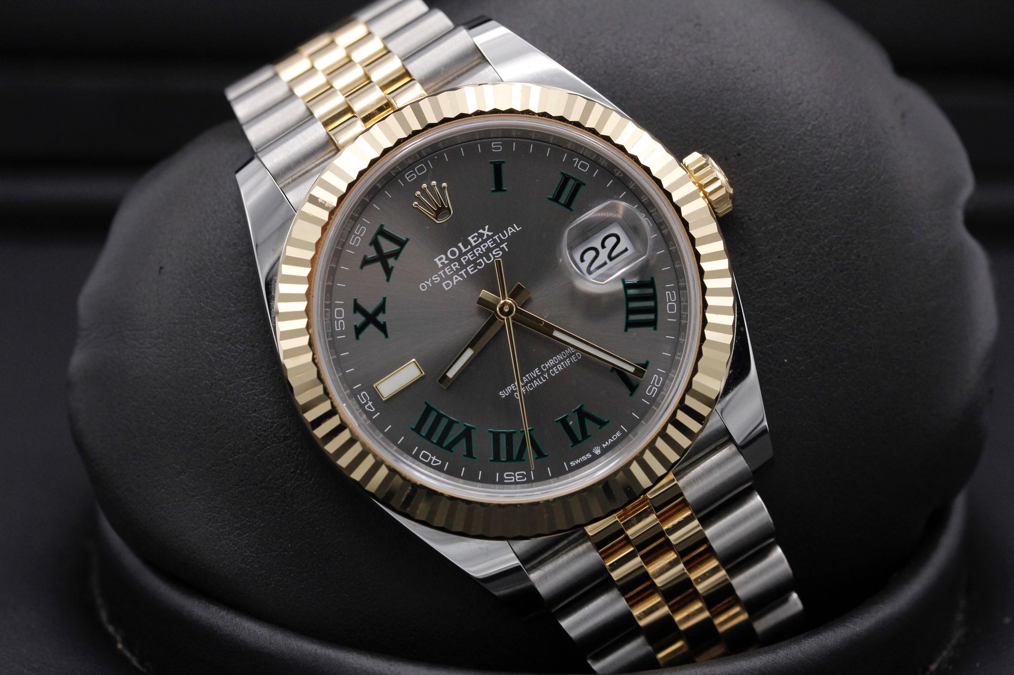 Watch Image 9