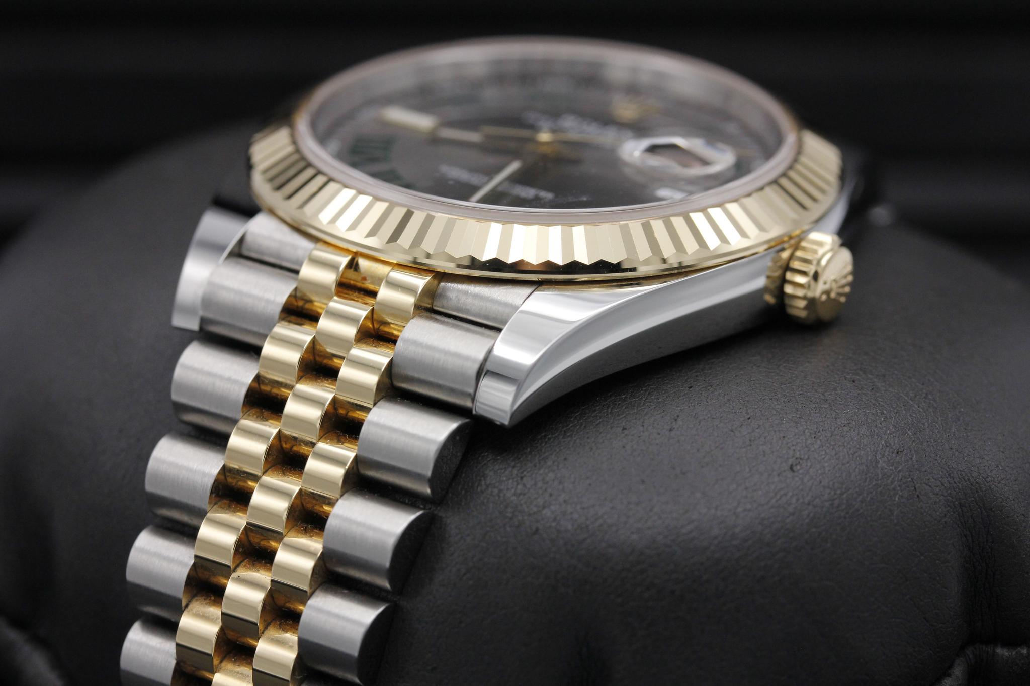 Watch Image 2