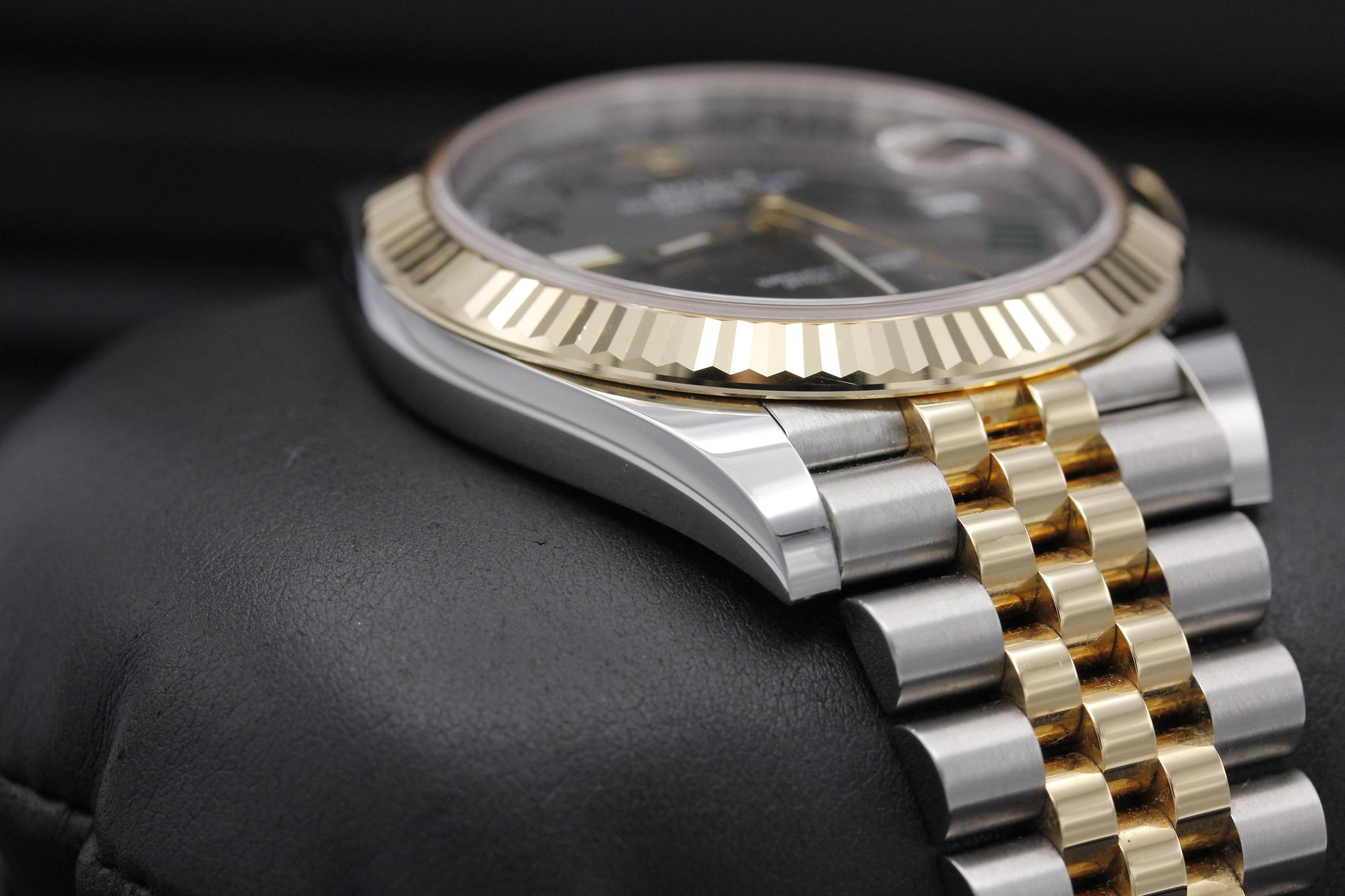 Watch Image 6