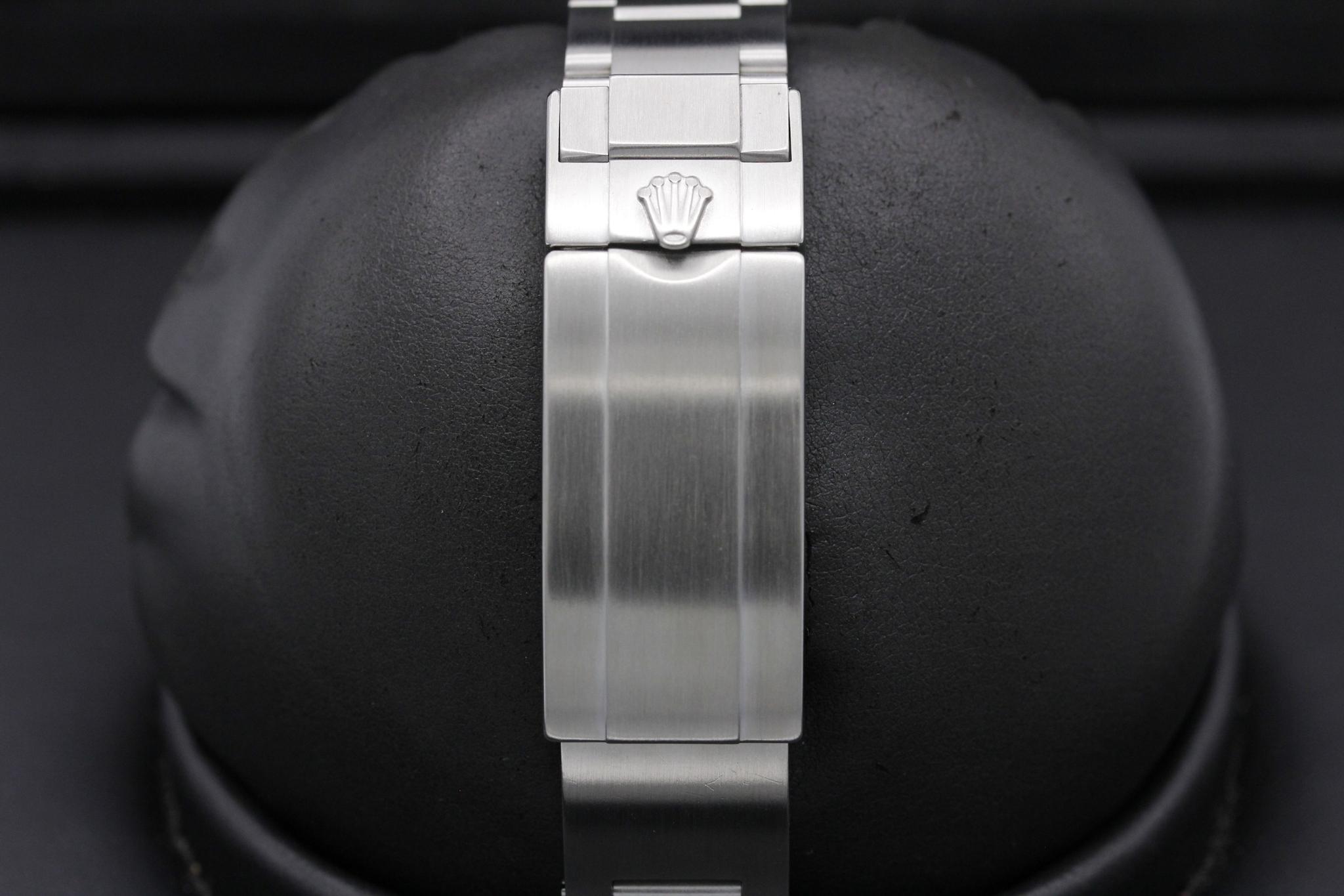 Watch Image 8
