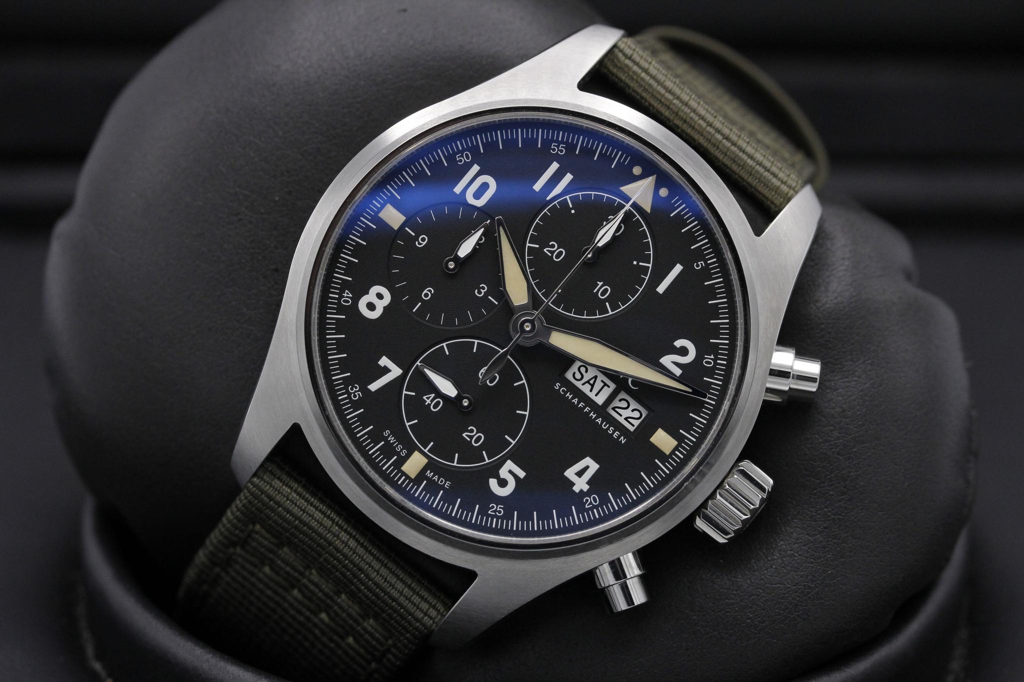 Watch Image 10