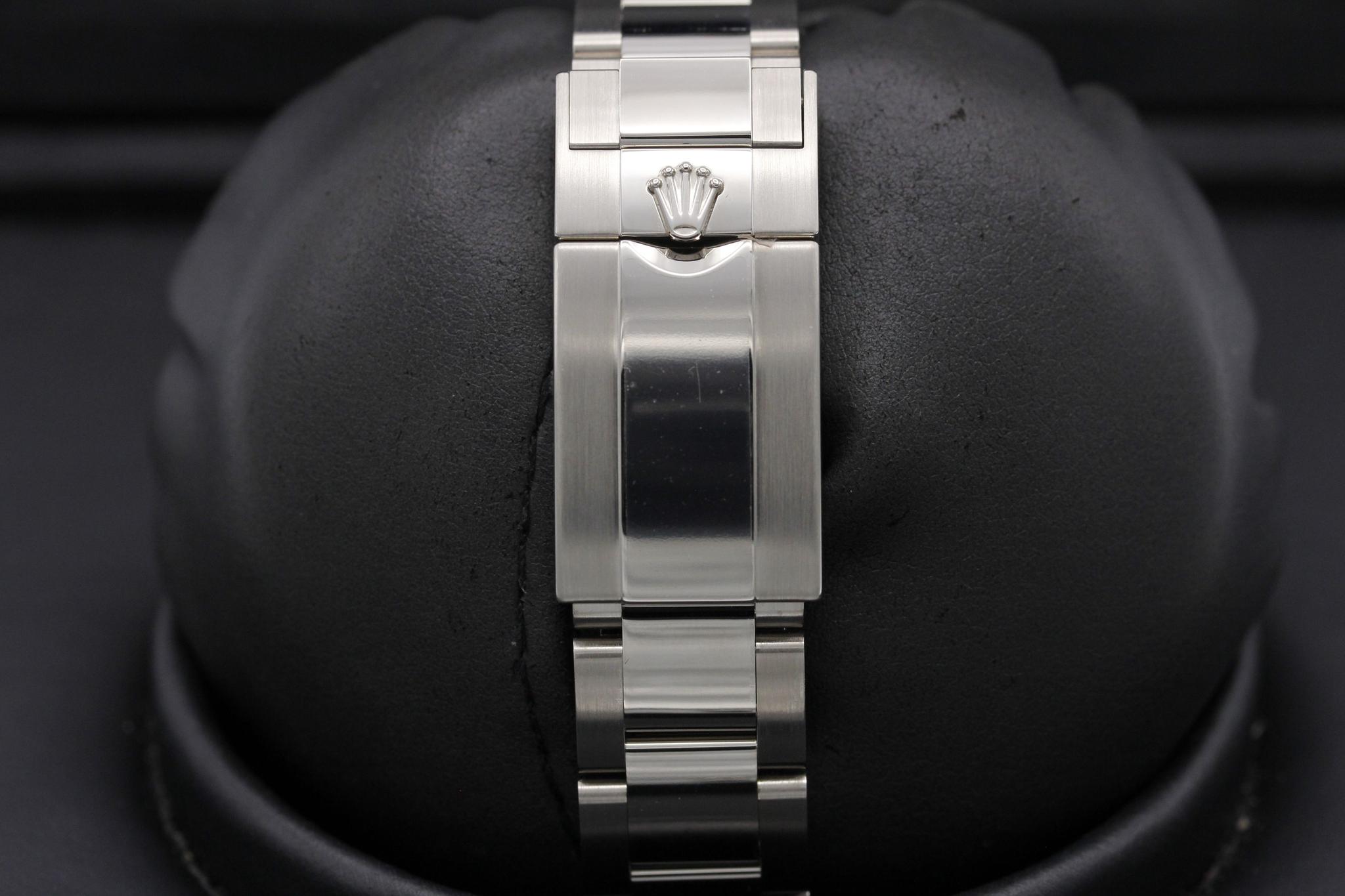 Watch Image 8