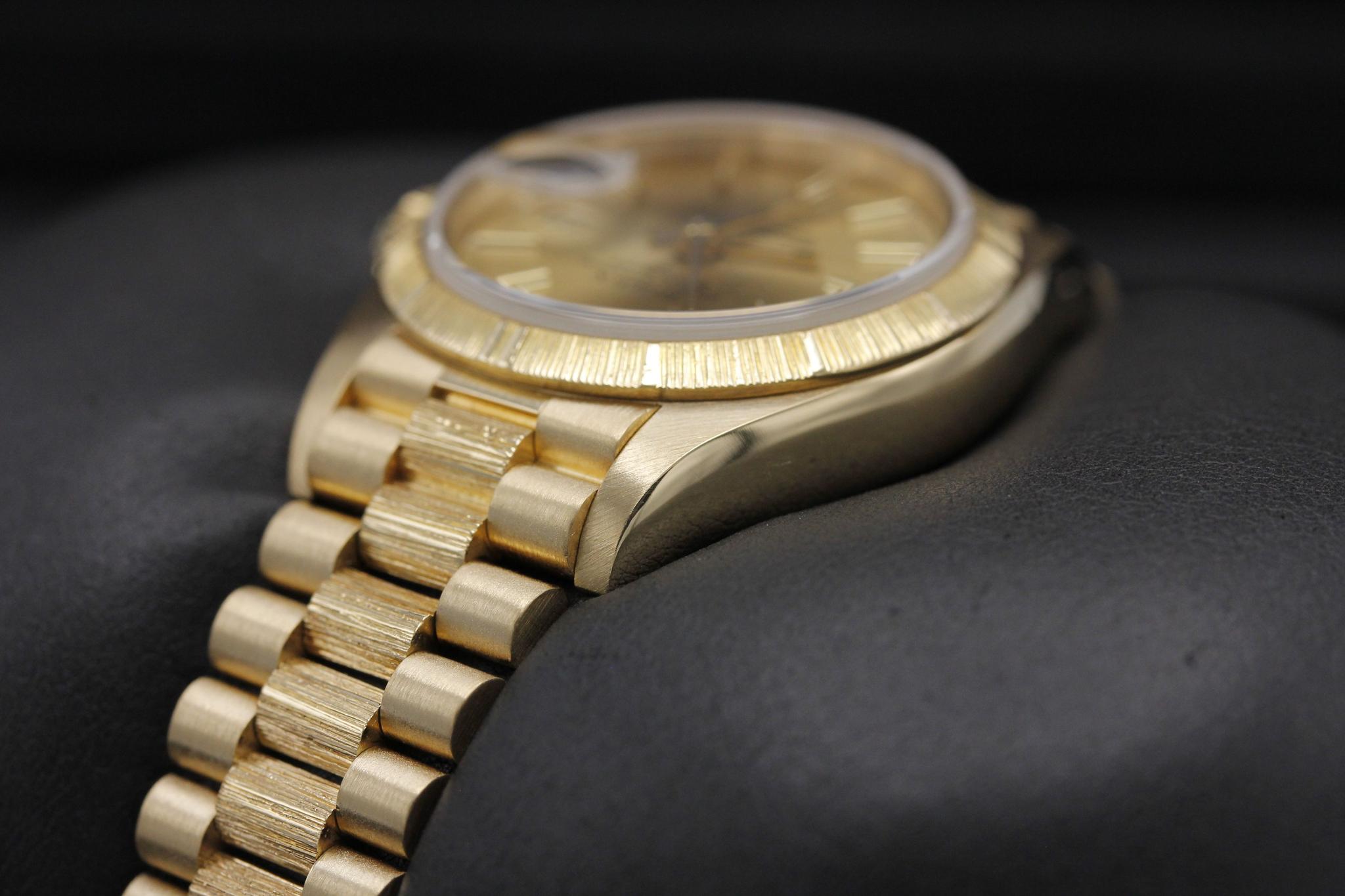 Watch Image 5