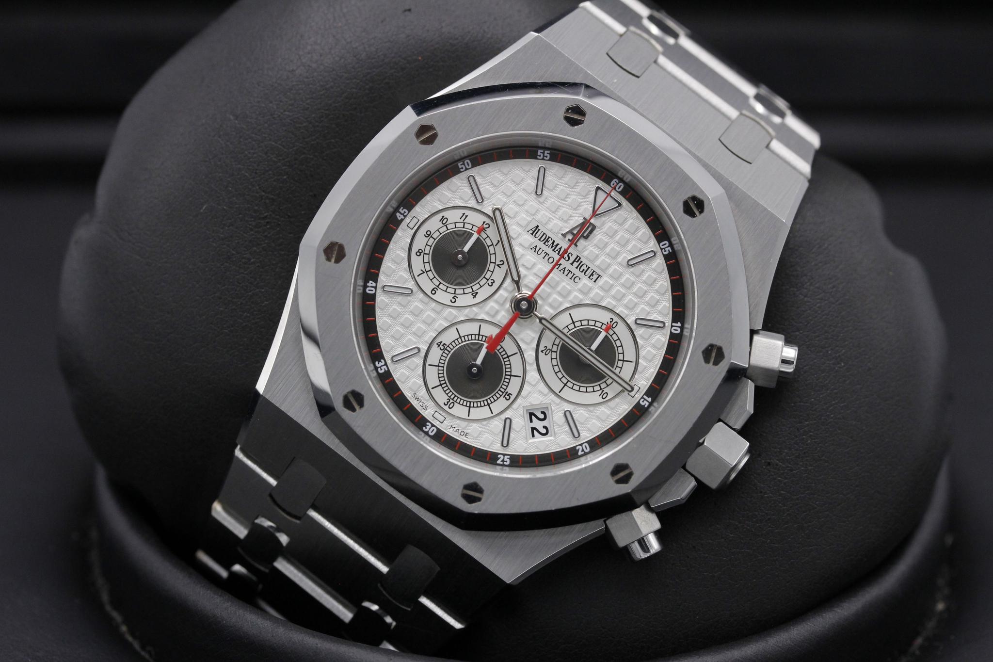 Watch Image 10