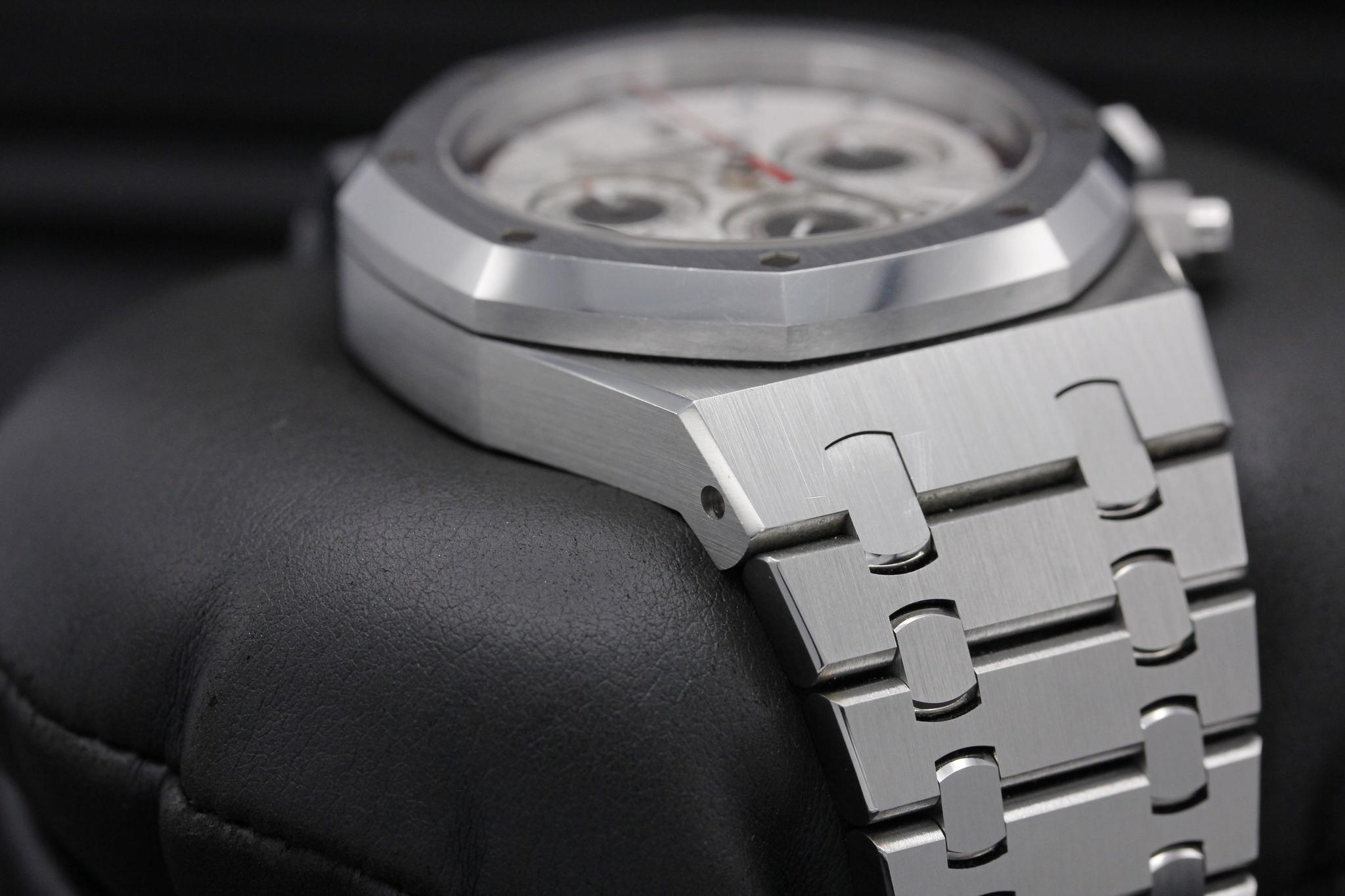 Watch Image 6