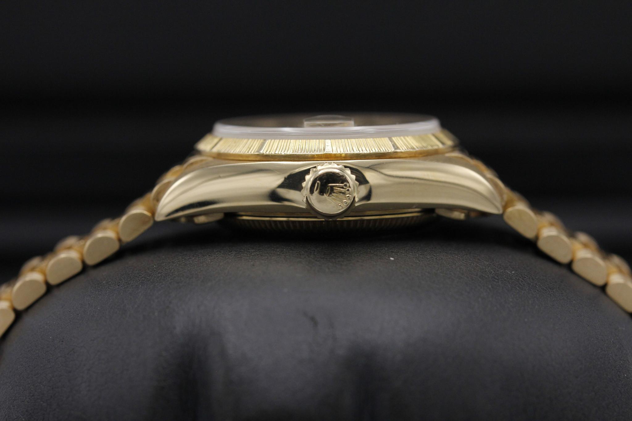 Watch Image 3