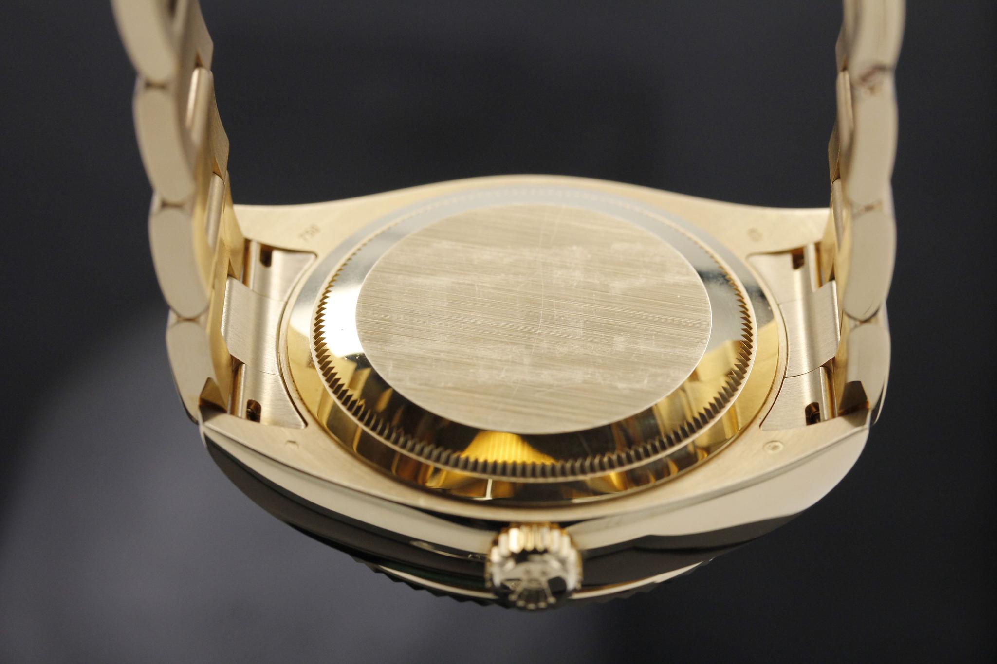 Watch Image 7
