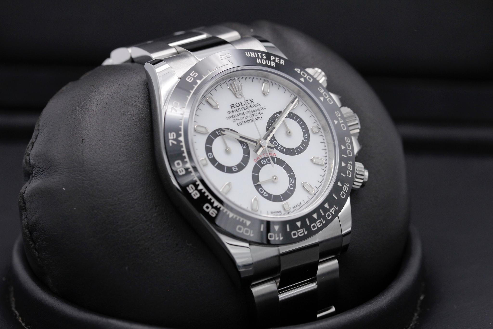 Watch Image 10
