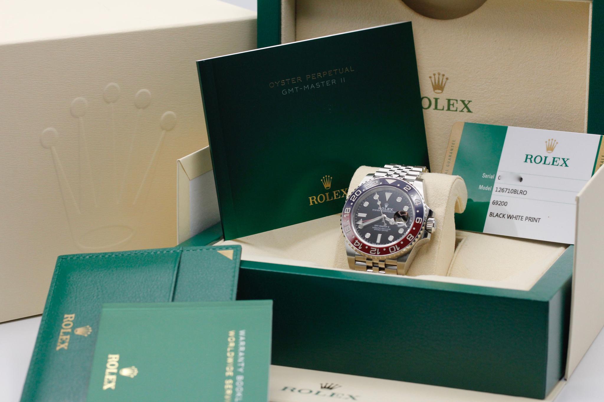 Watch Image 11