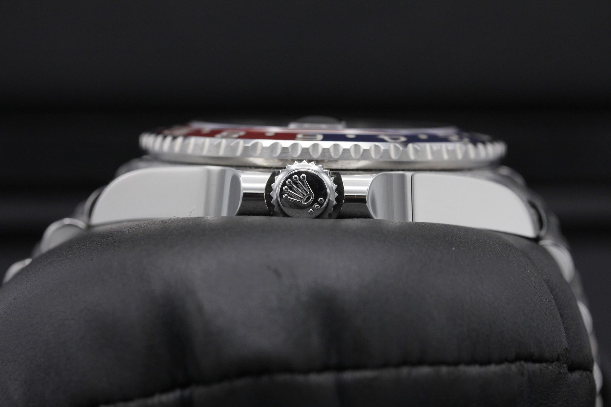 Watch Image 3