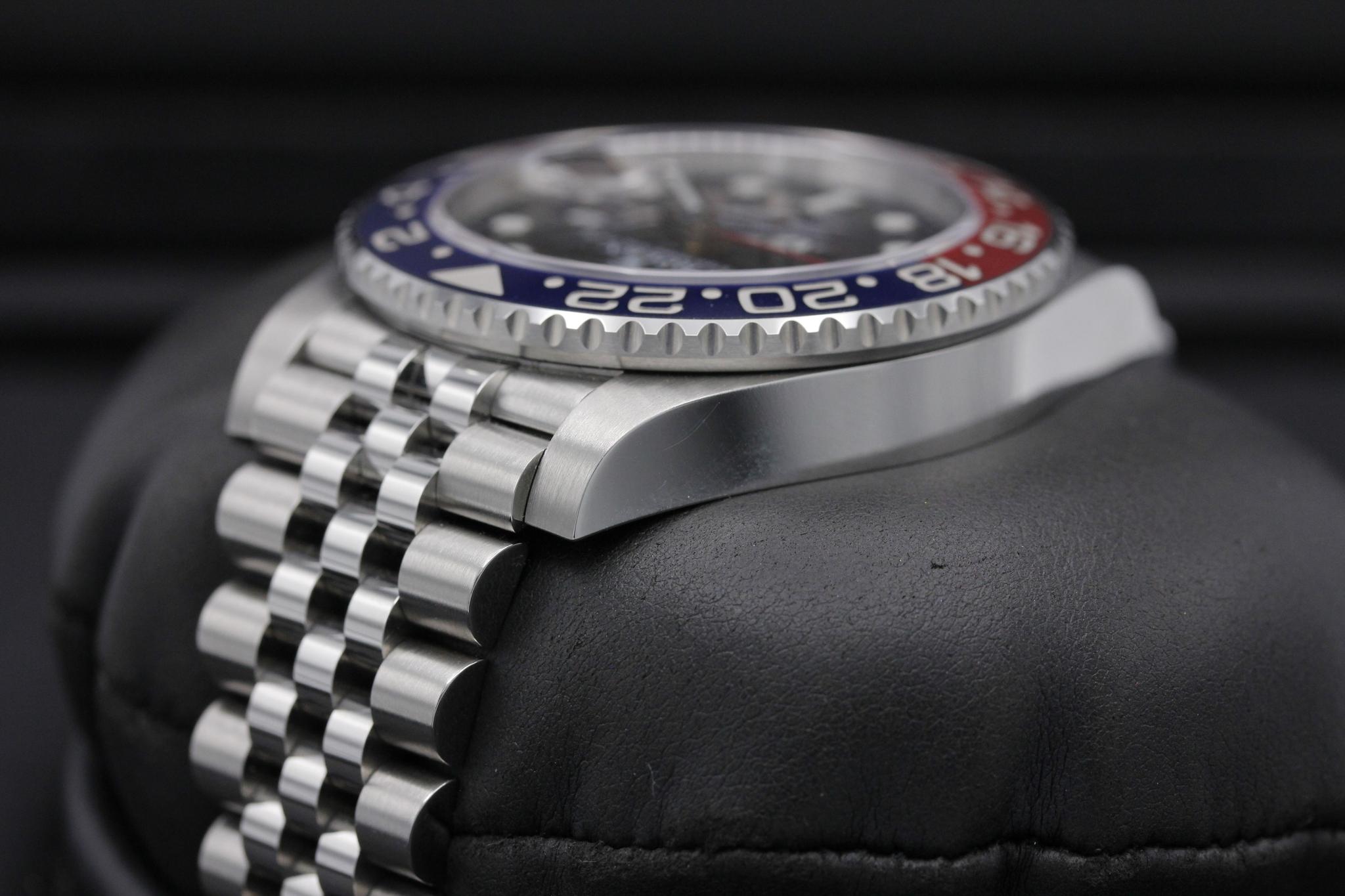 Watch Image 5