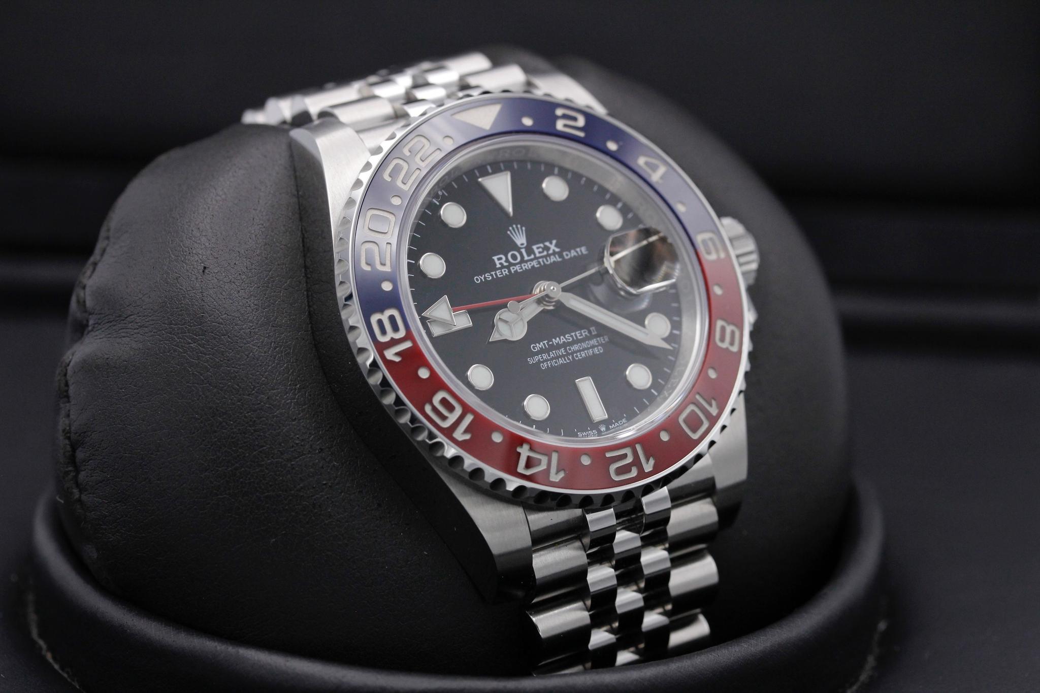 Watch Image 10
