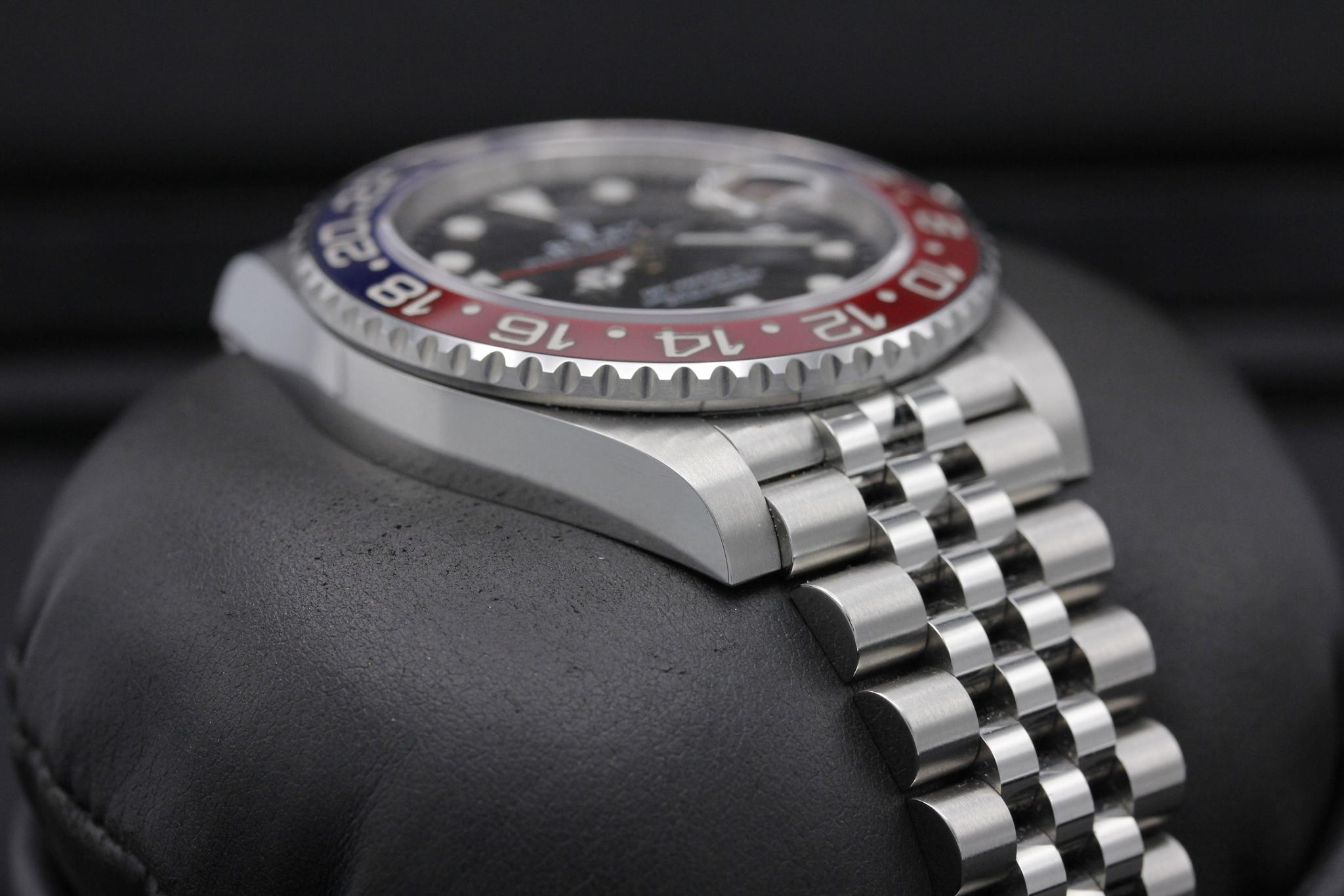 Watch Image 6
