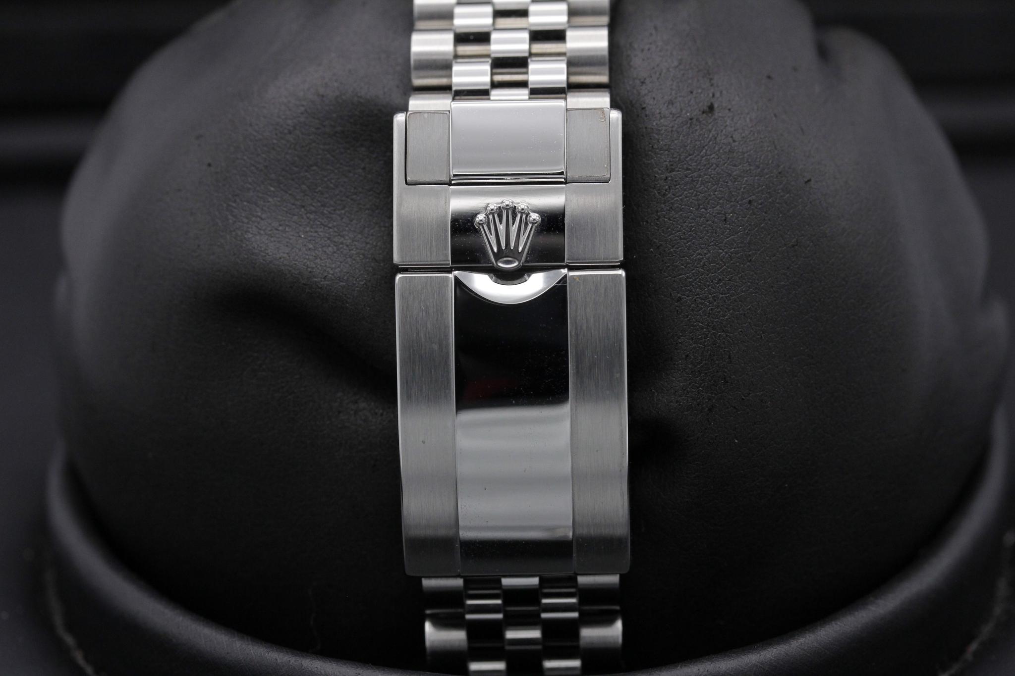 Watch Image 8