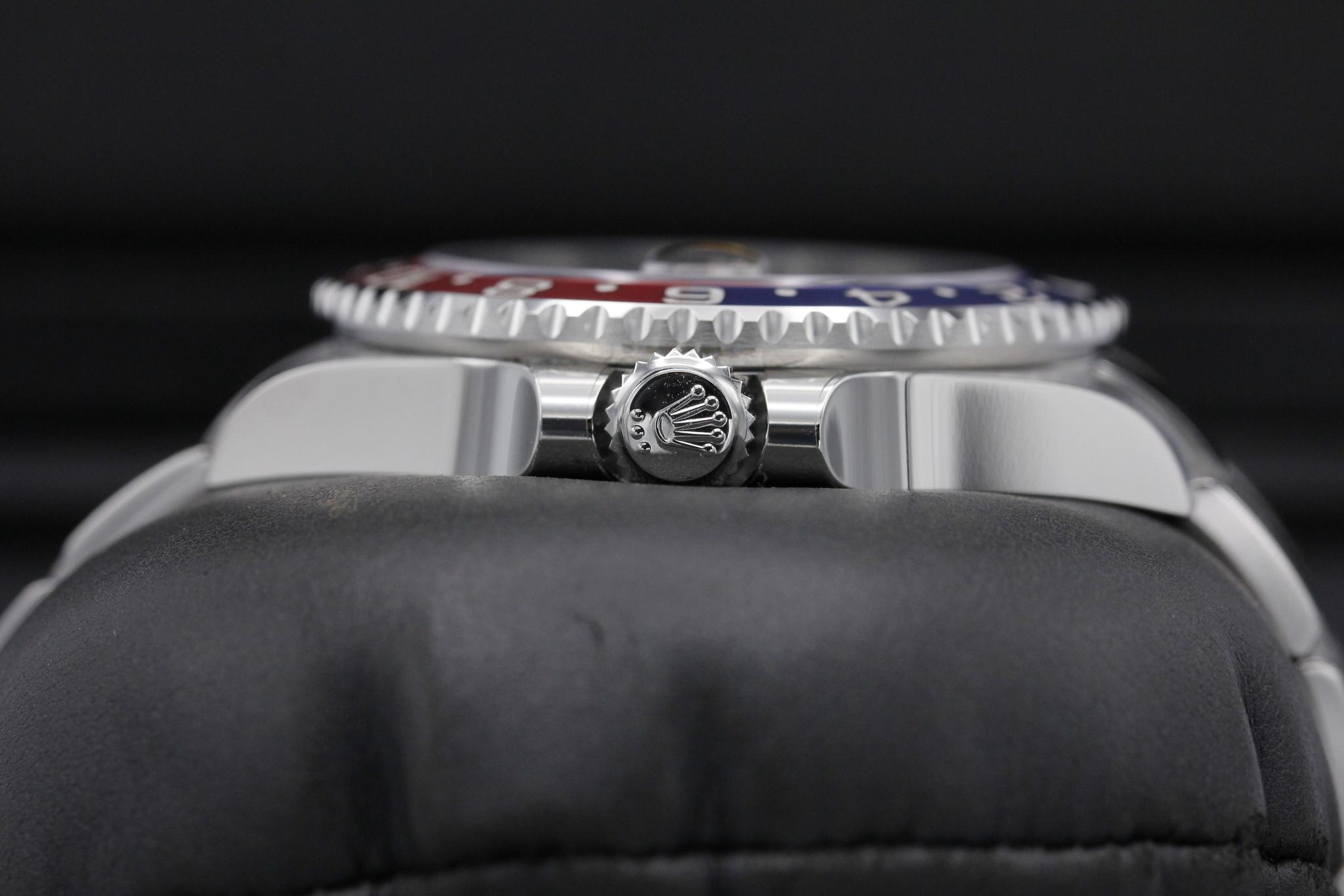 Watch Image 3