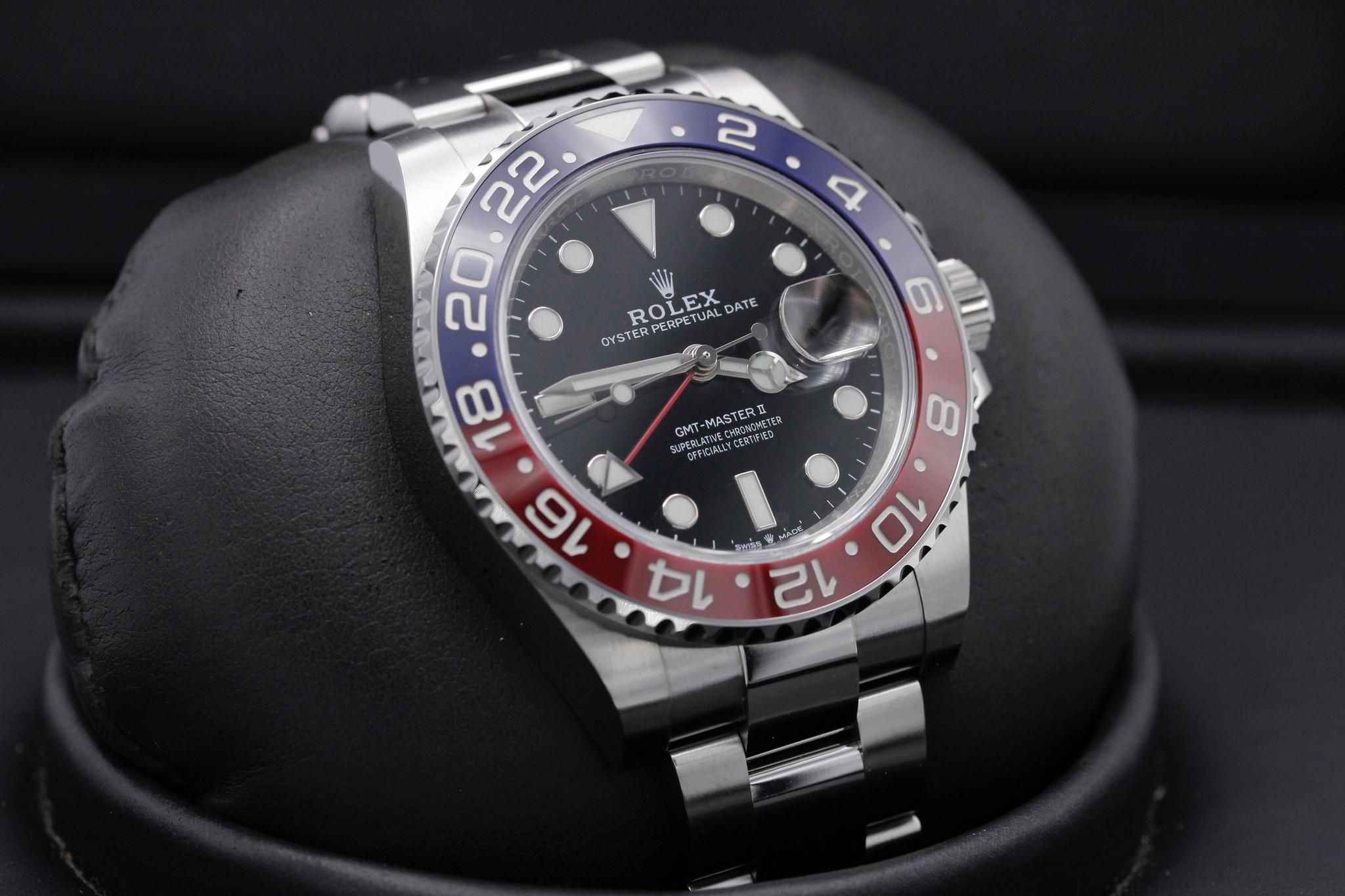 Watch Image 10