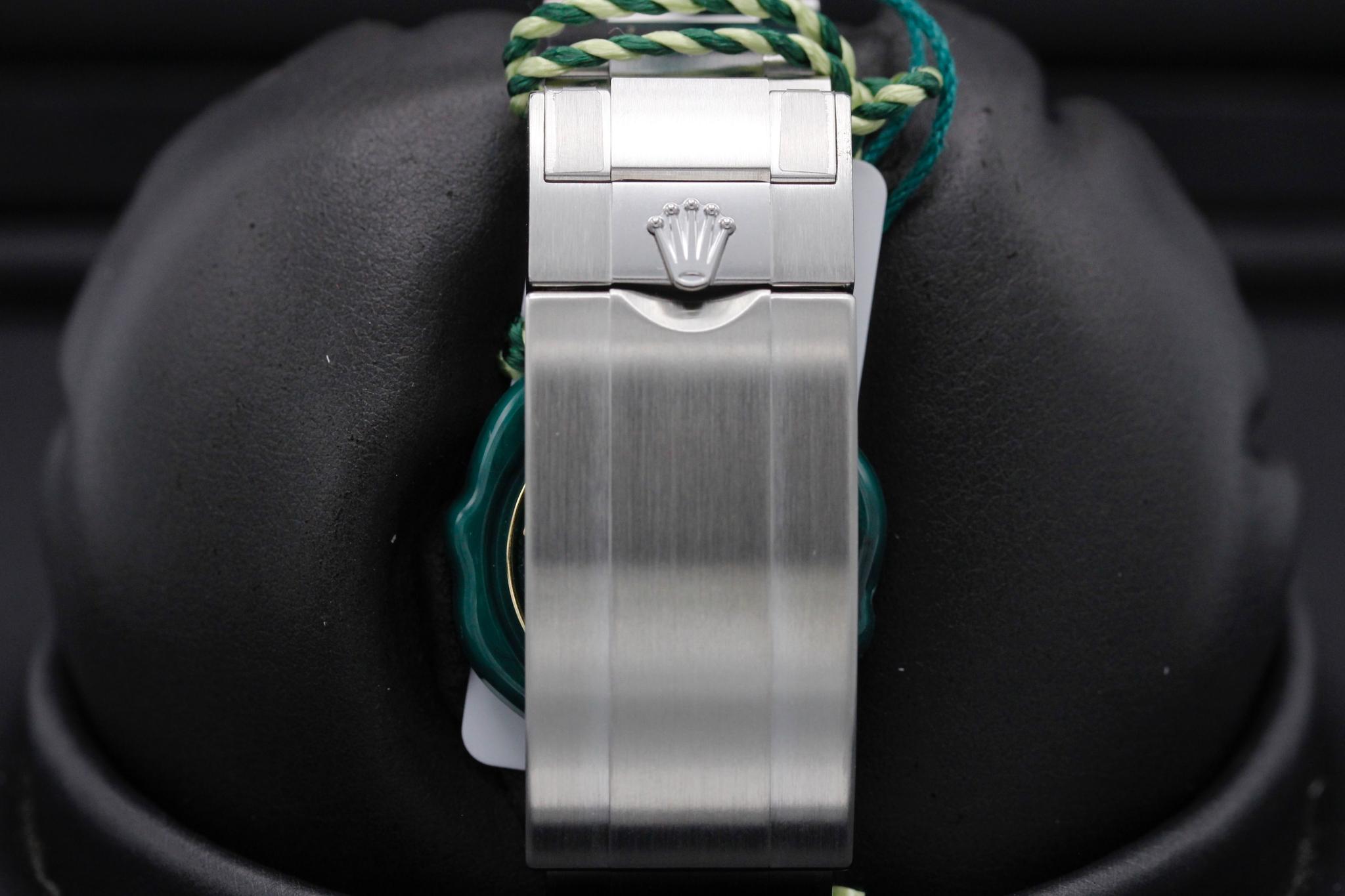 Watch Image 7