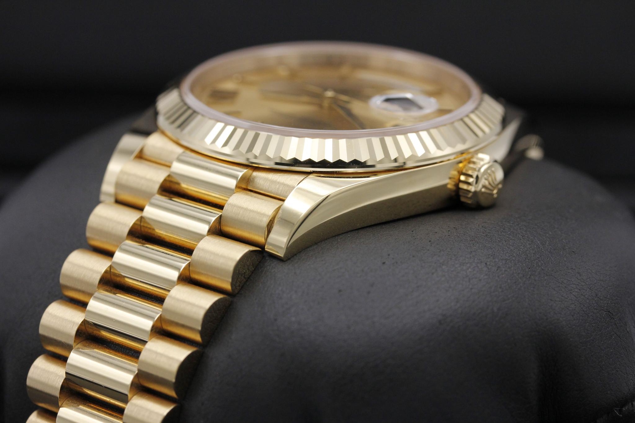Watch Image 2