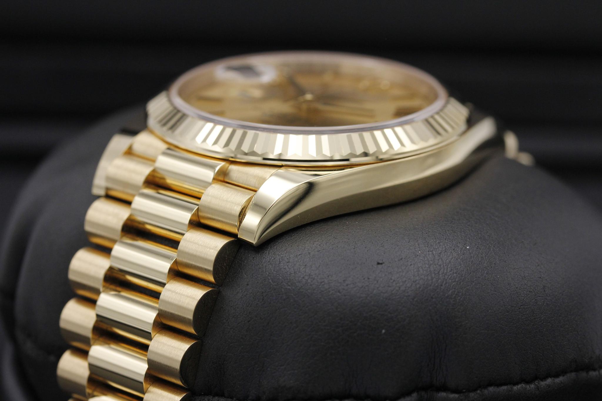Watch Image 5