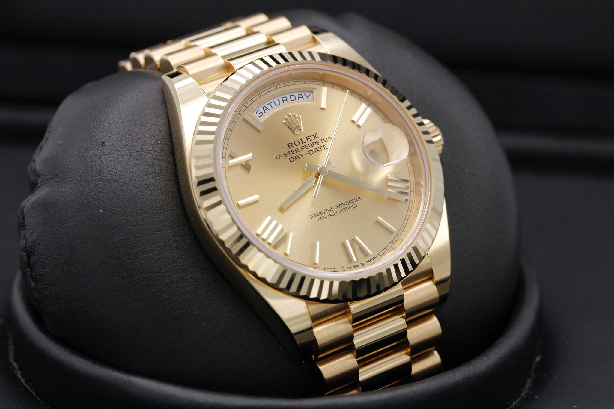 Watch Image 10