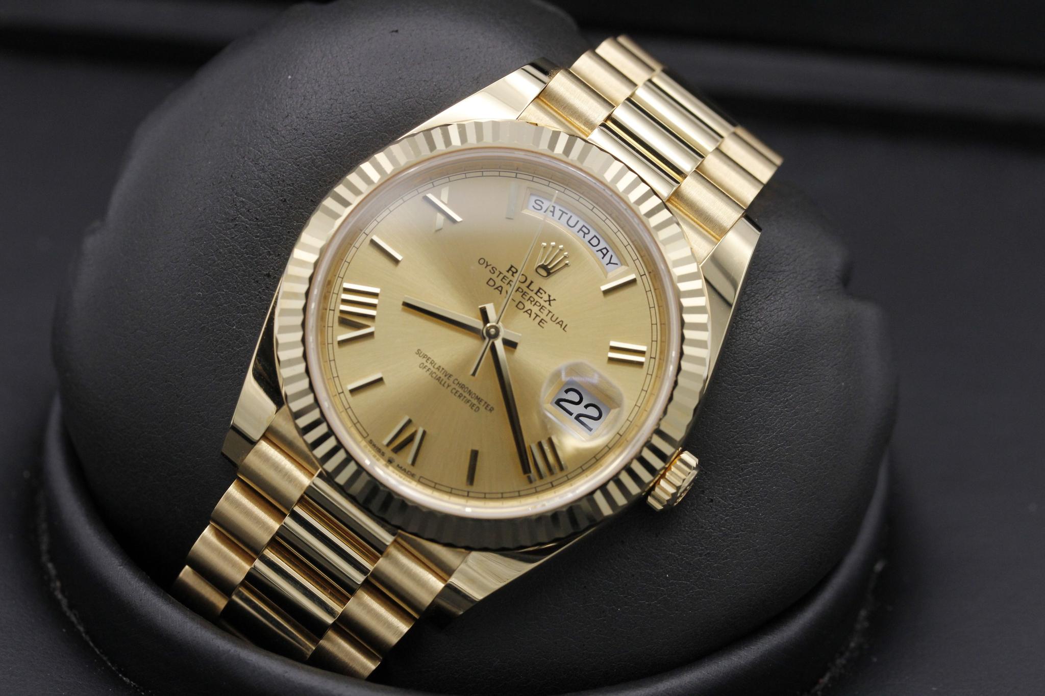 Watch Image 9