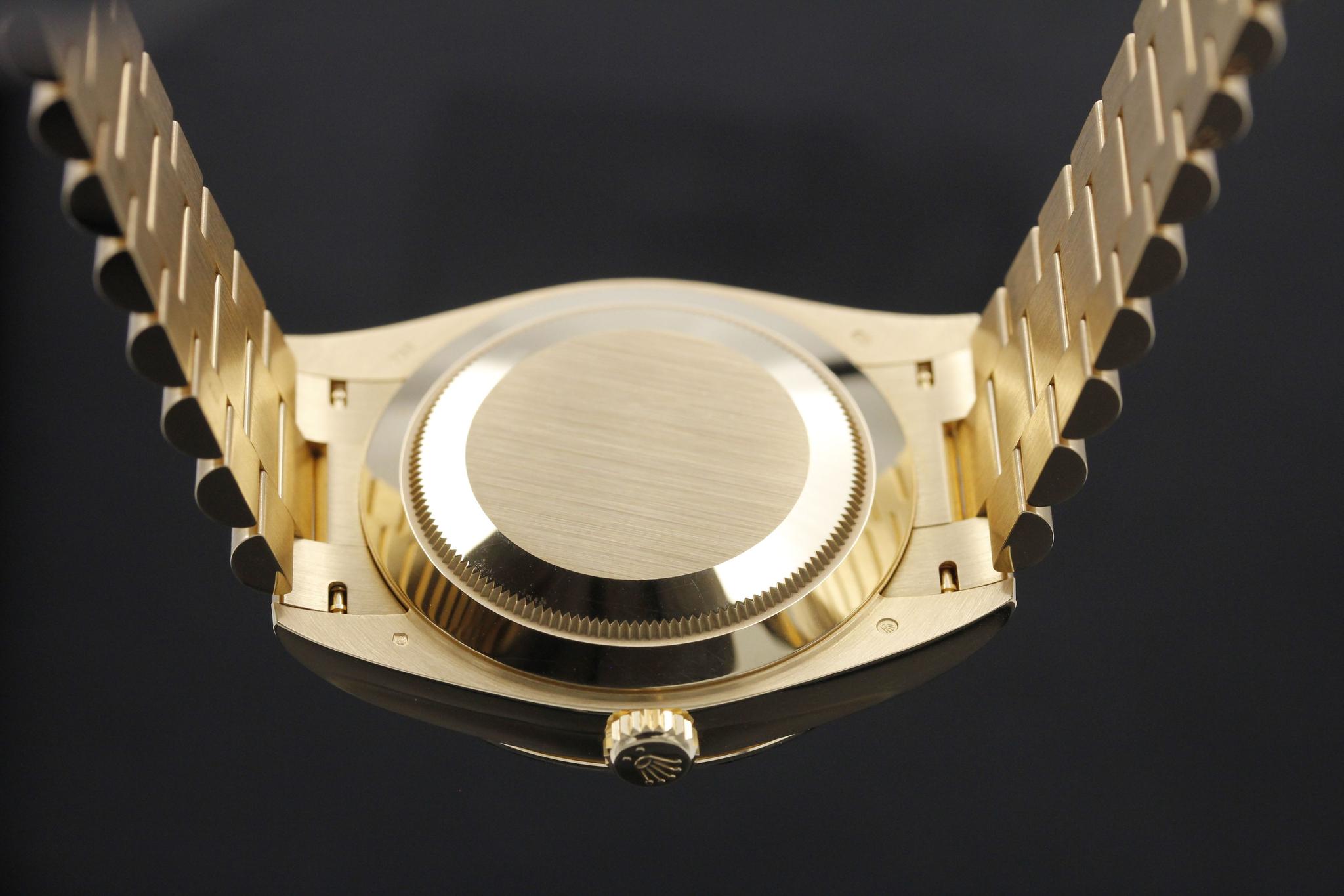 Watch Image 7