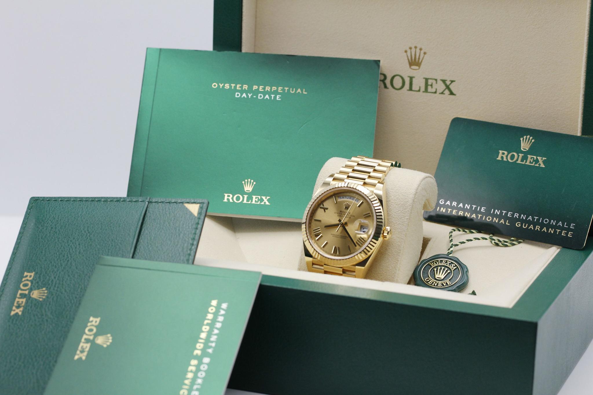 Watch Image 11