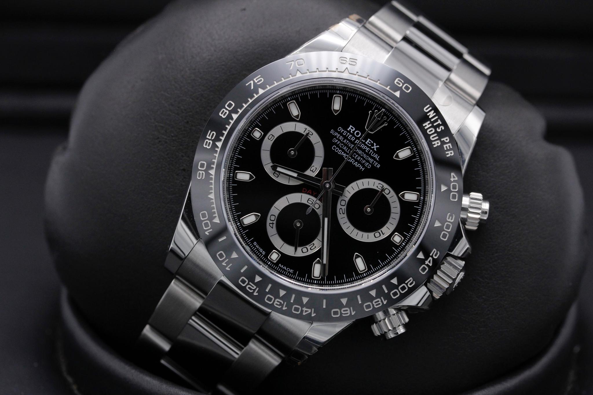 Watch Image 10