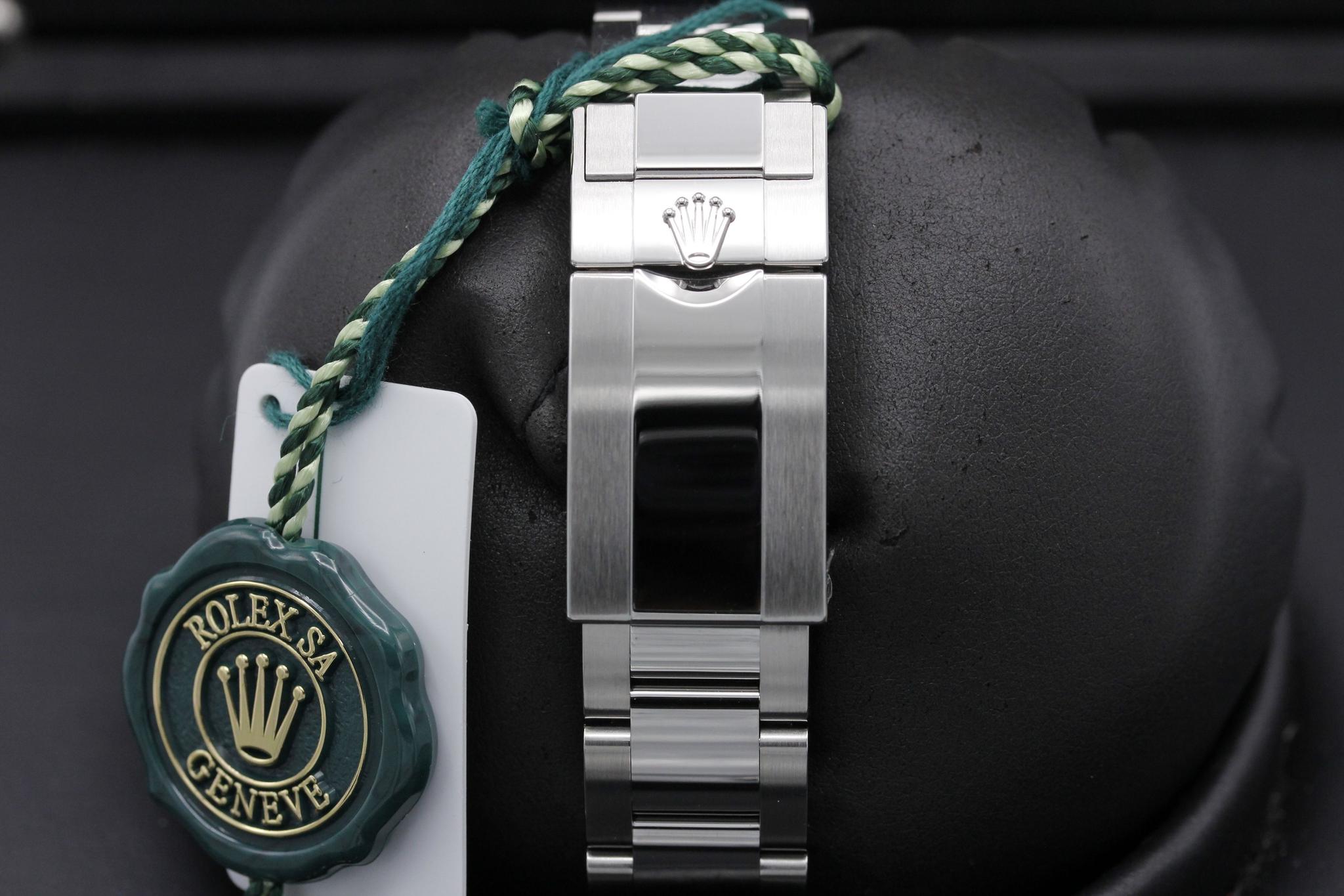 Watch Image 8