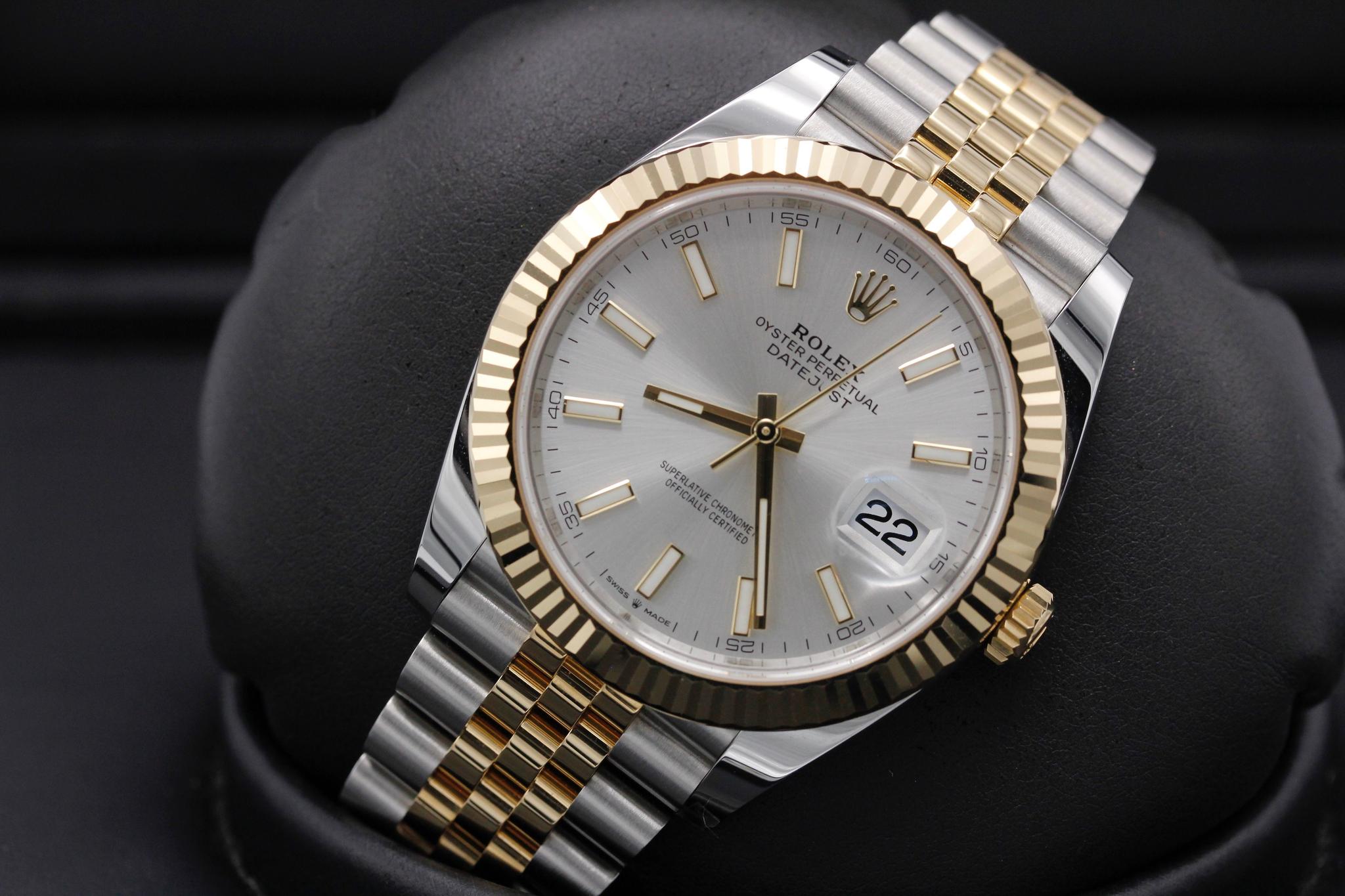 Watch Image 10