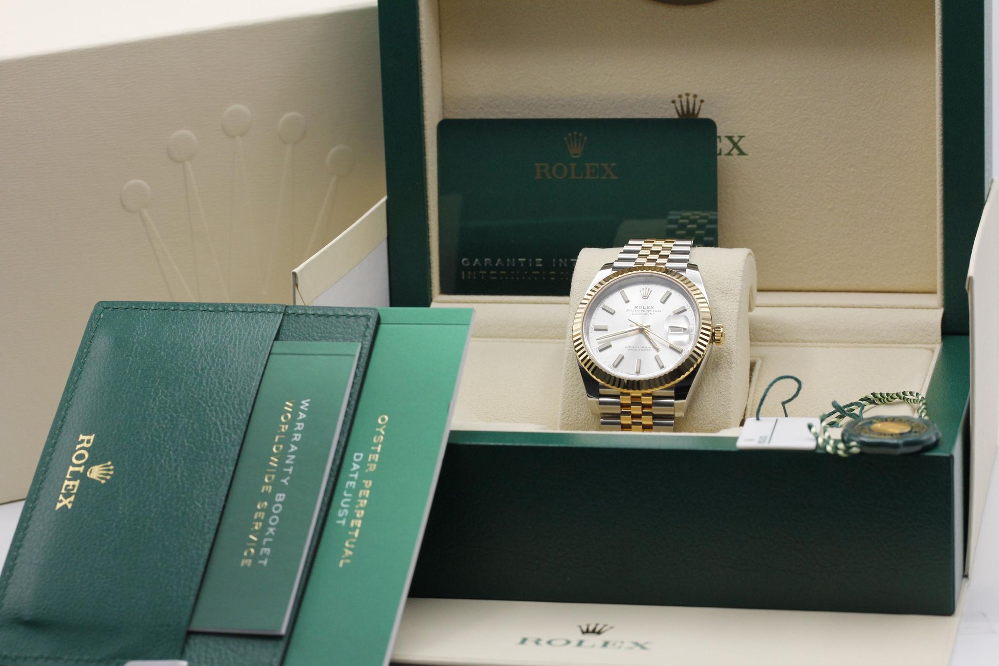 Watch Image 11