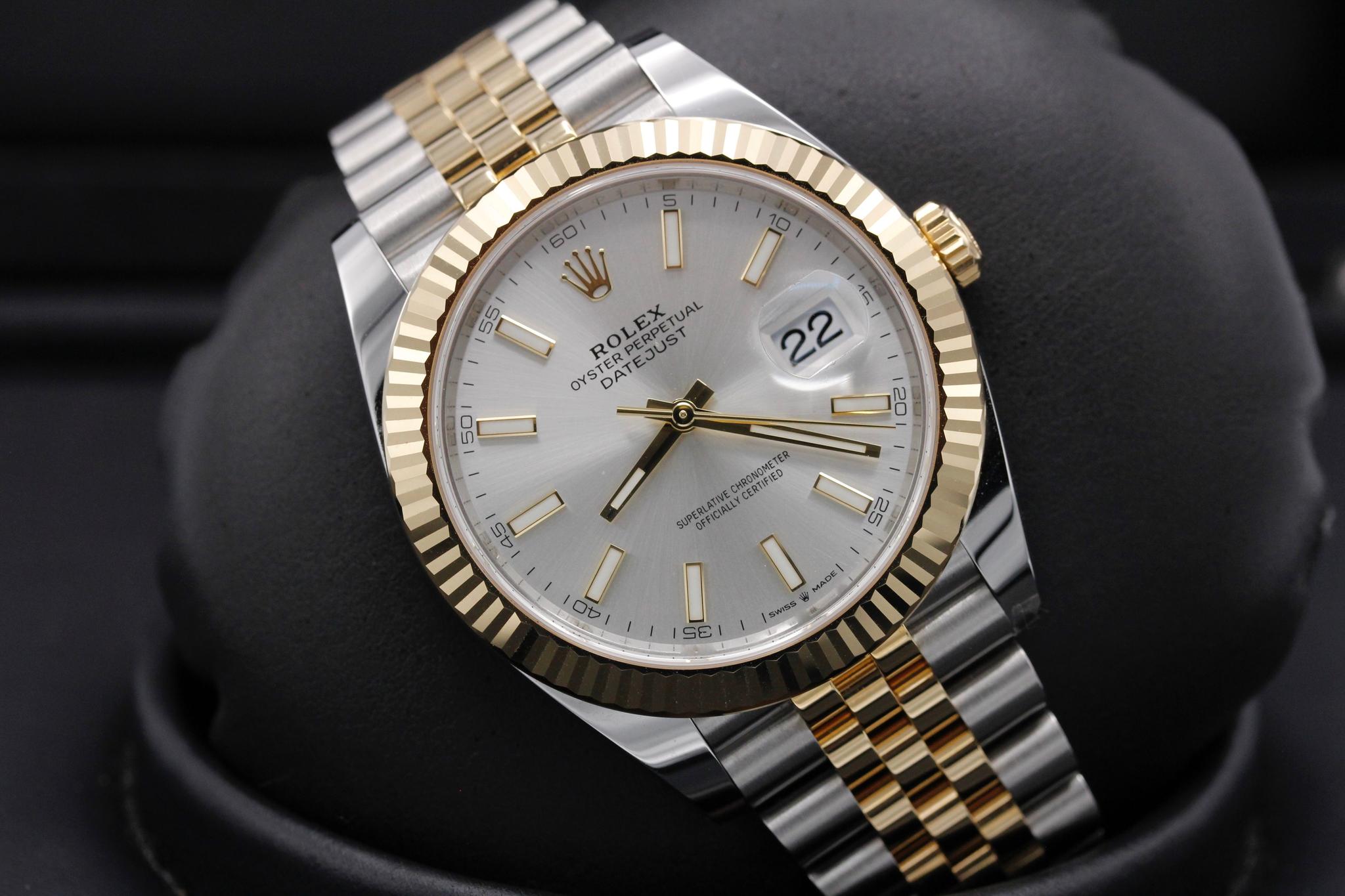 Watch Image 9