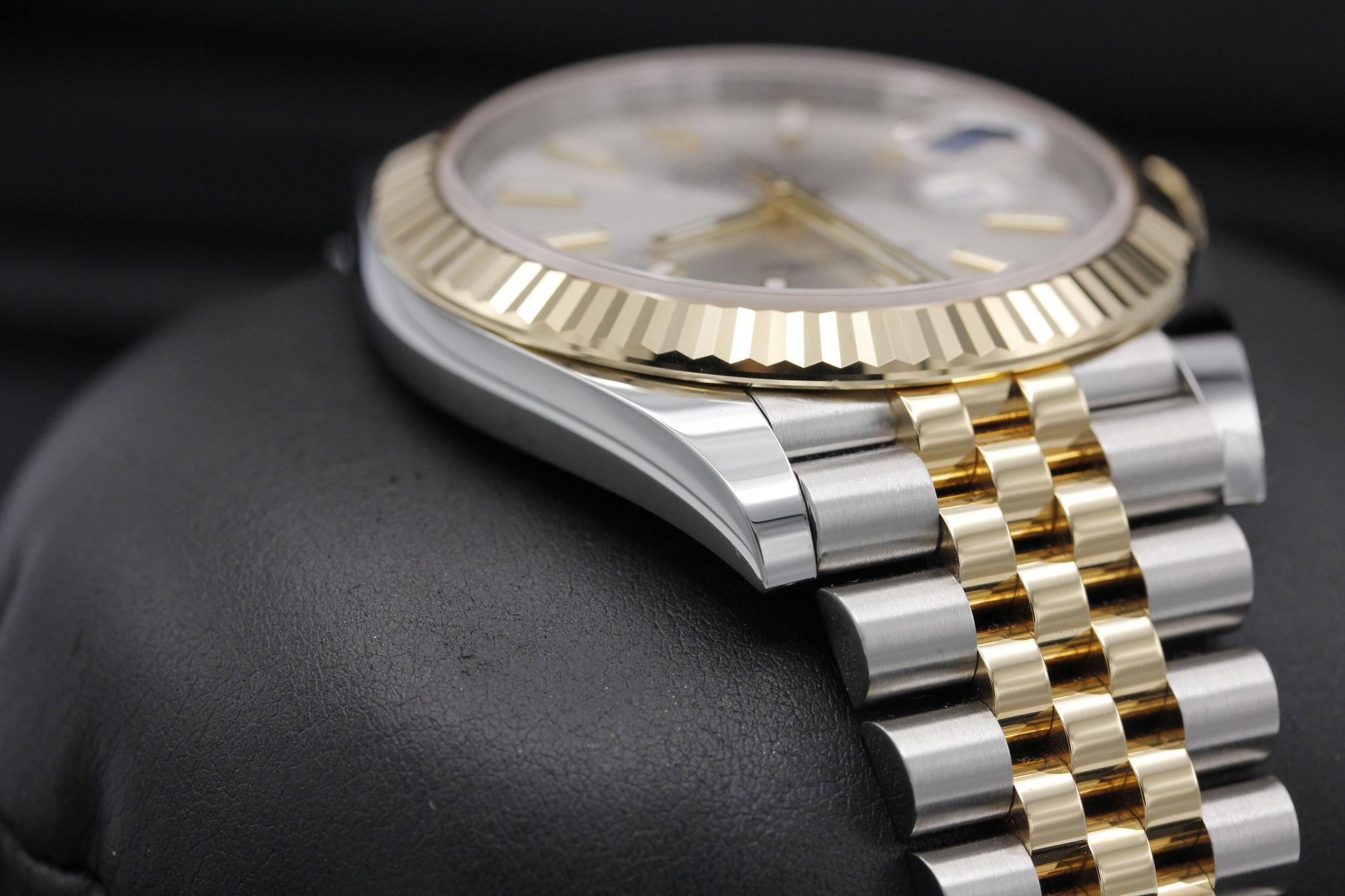 Watch Image 6