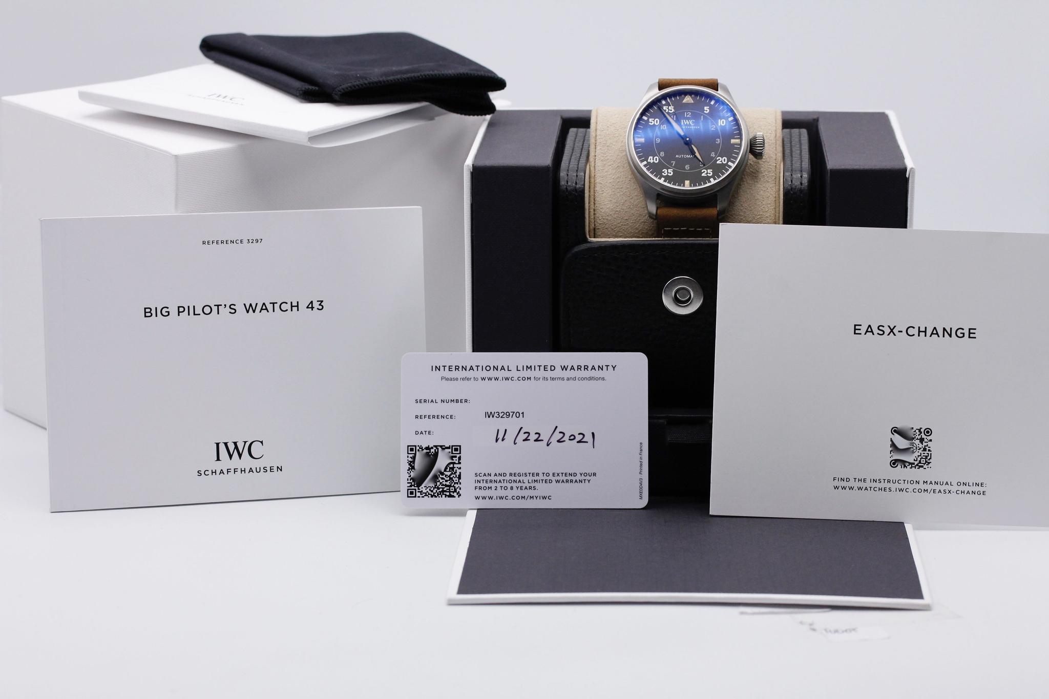 Watch Image 11