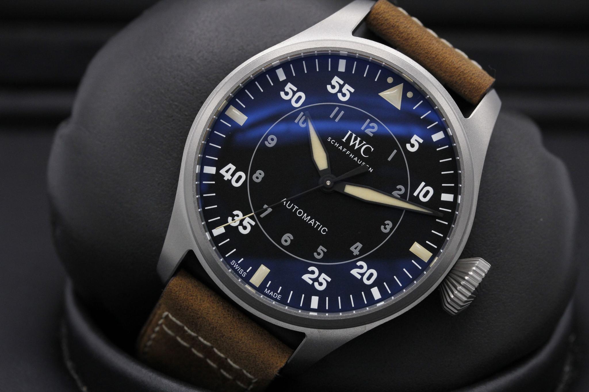 Watch Image 10