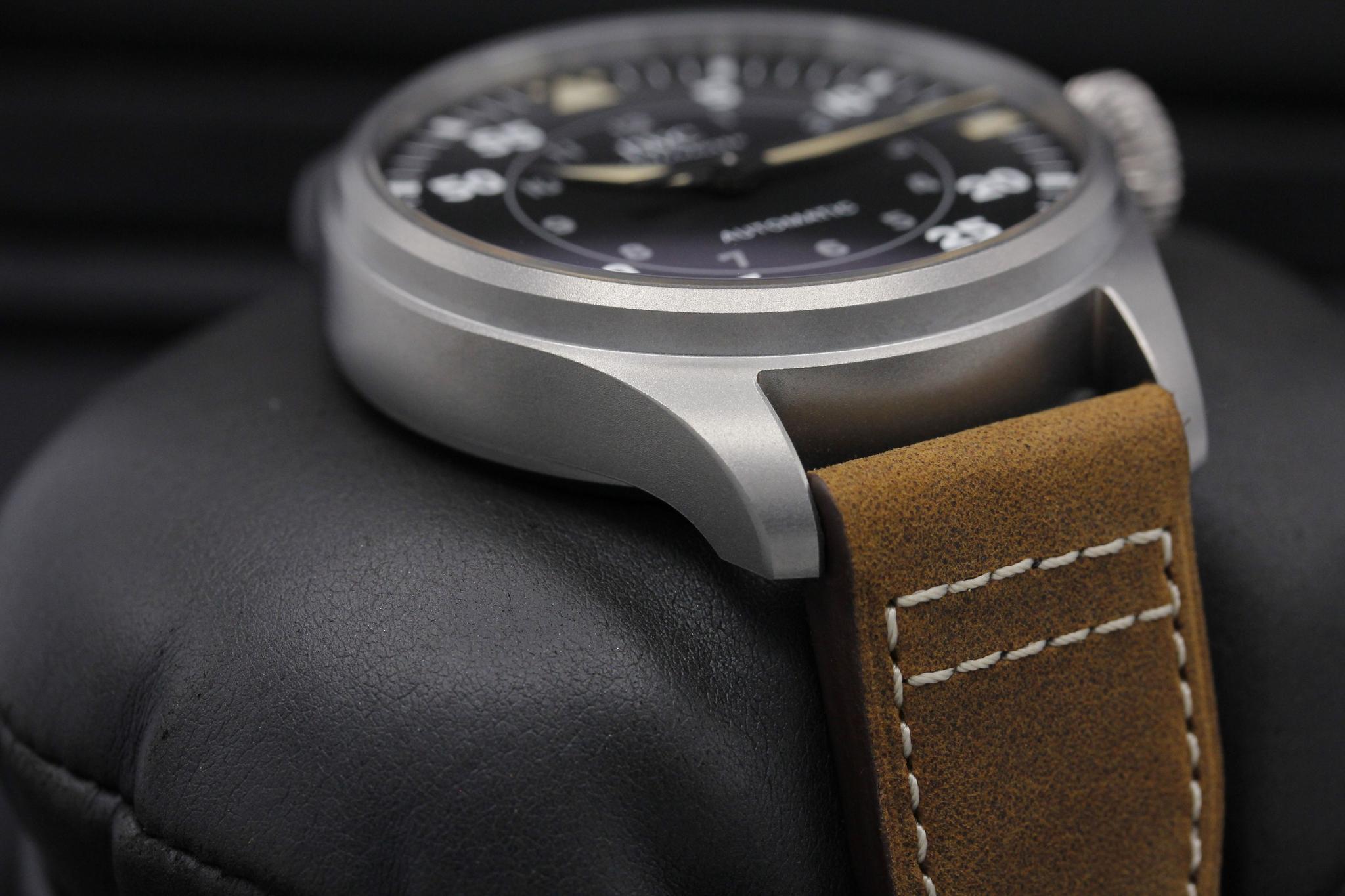 Watch Image 6