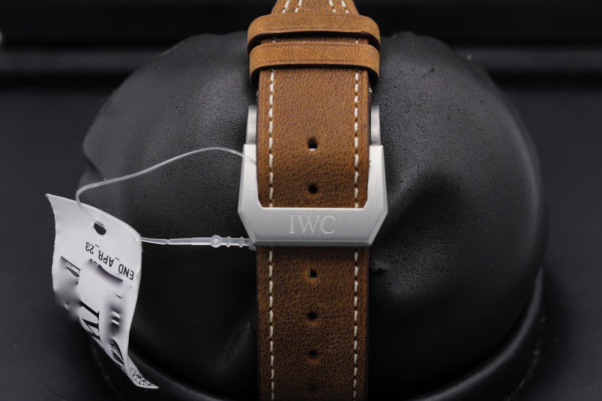 Watch Image 8