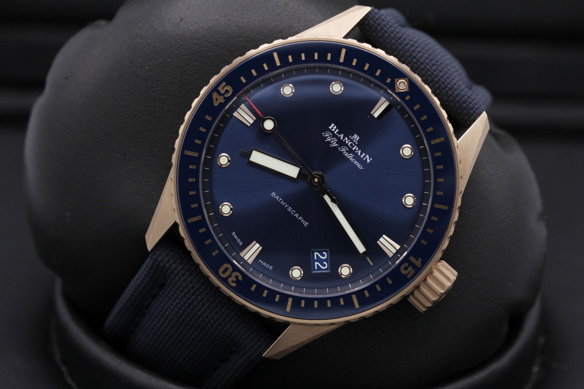 Watch Image 10