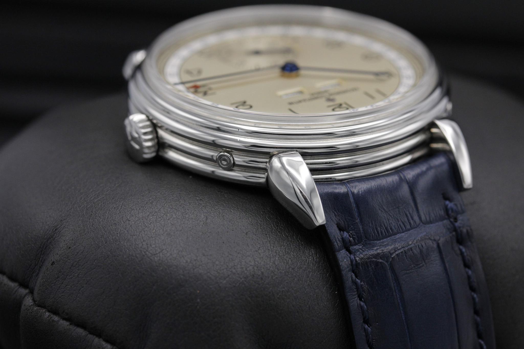 Watch Image 4