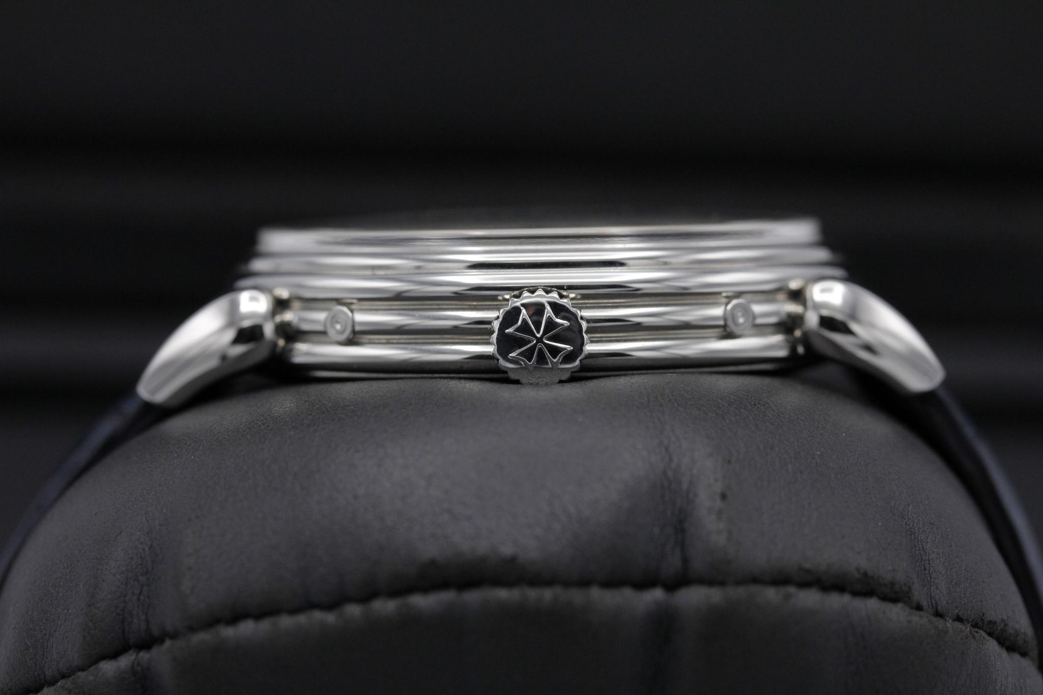Watch Image 3