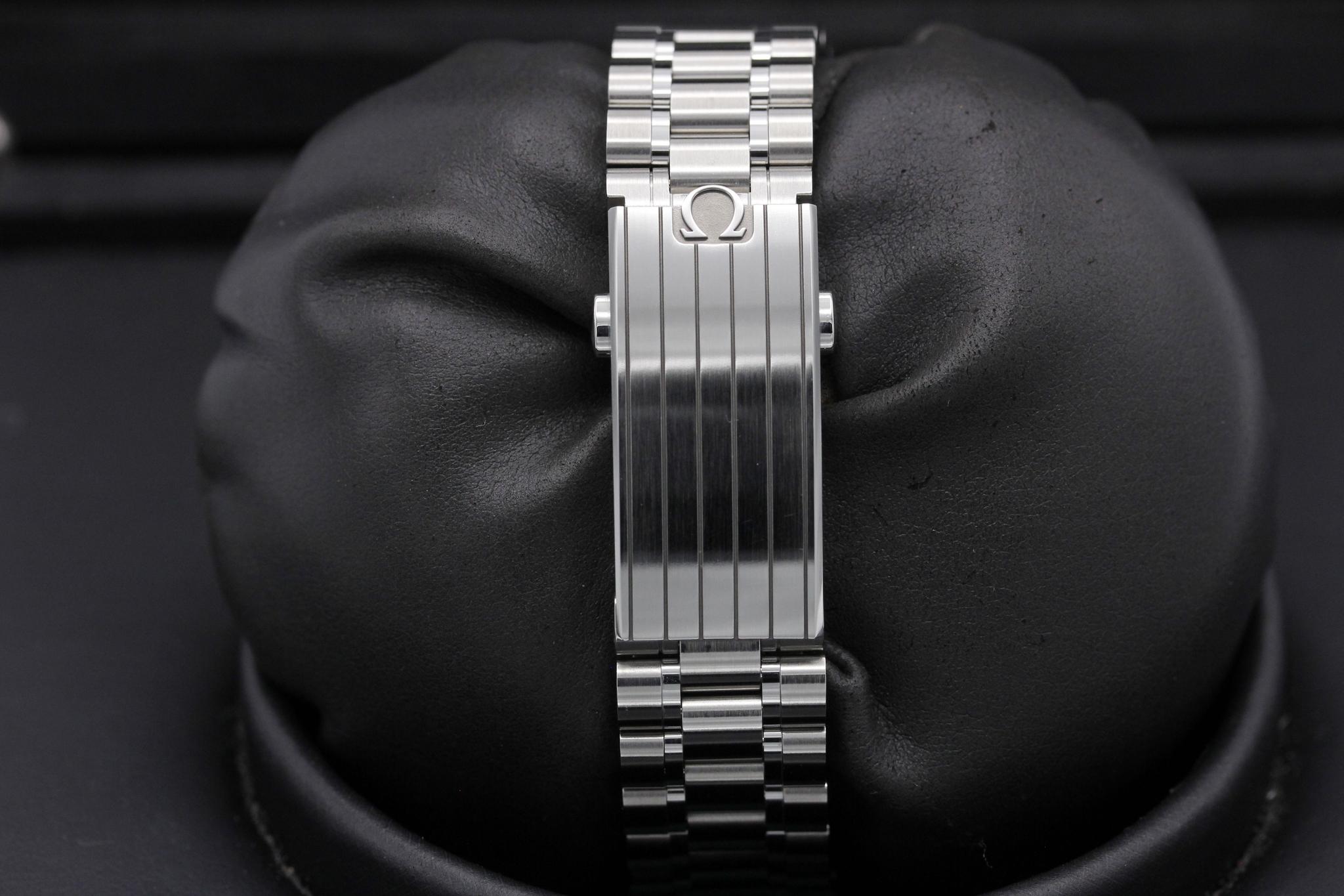Watch Image 8