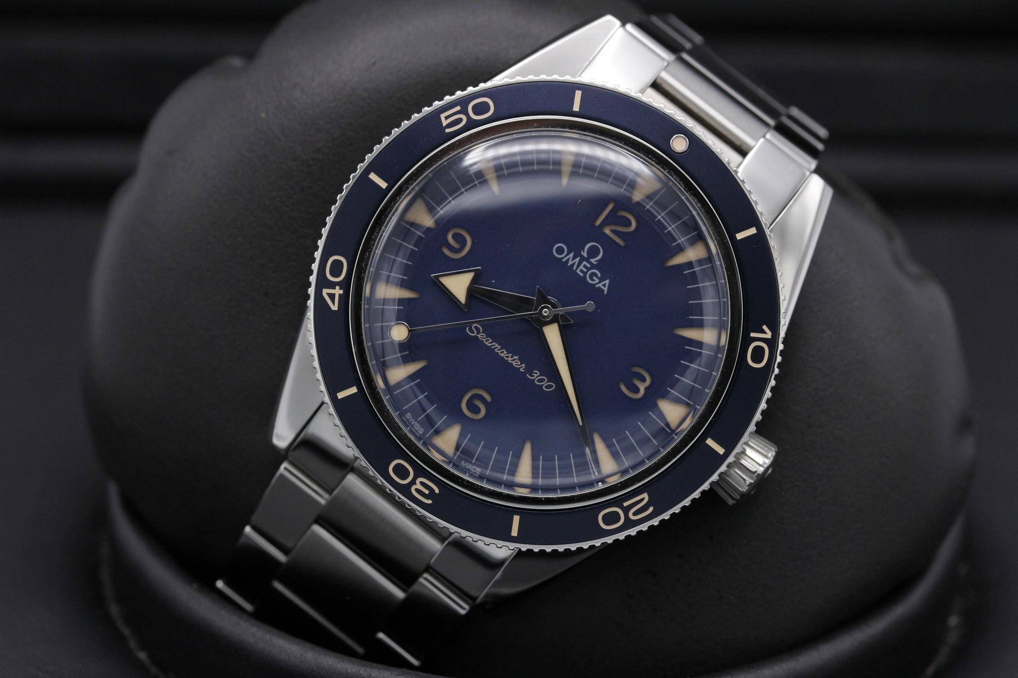 Watch Image 10