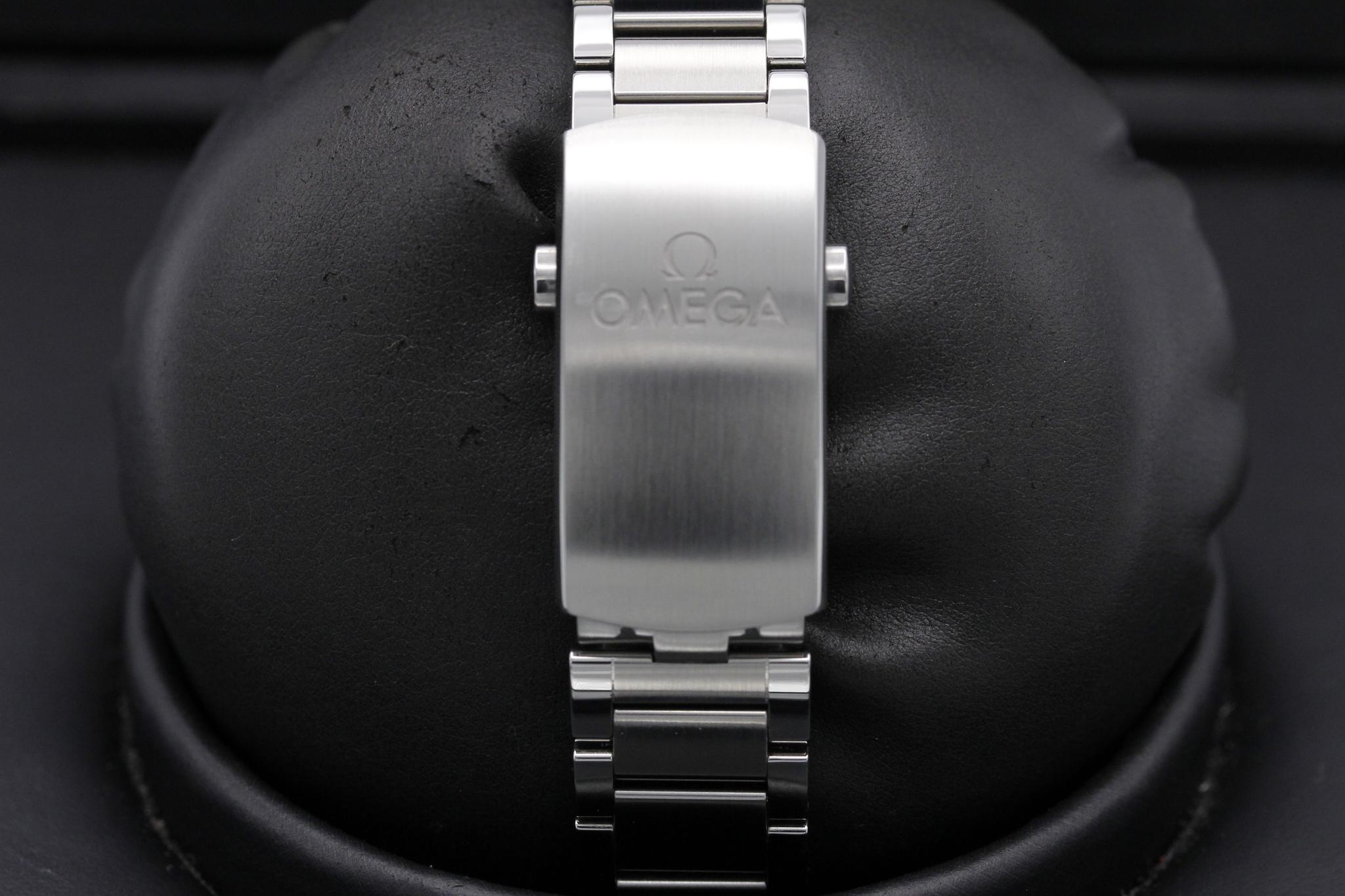 Watch Image 7
