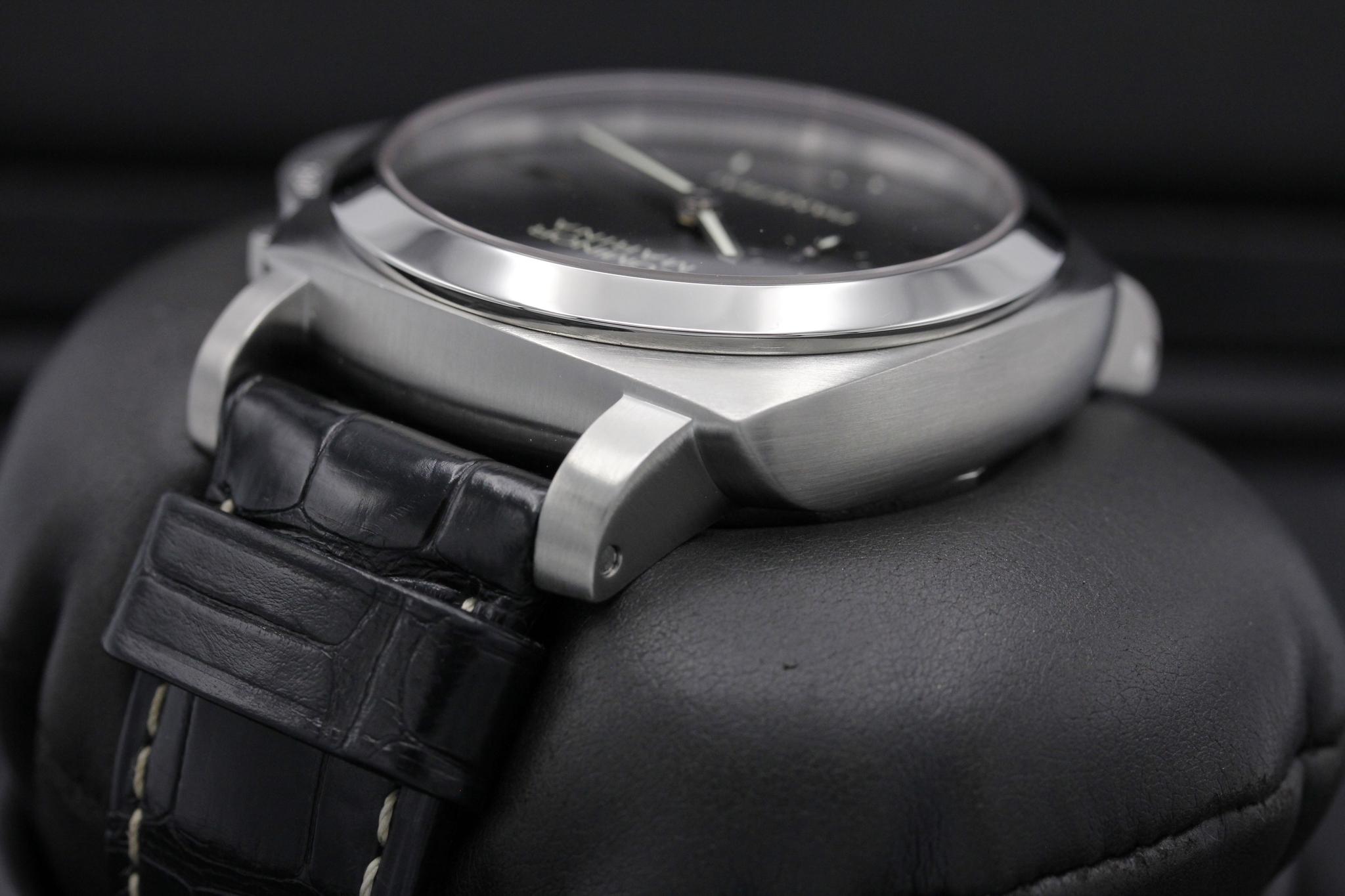 Watch Image 5