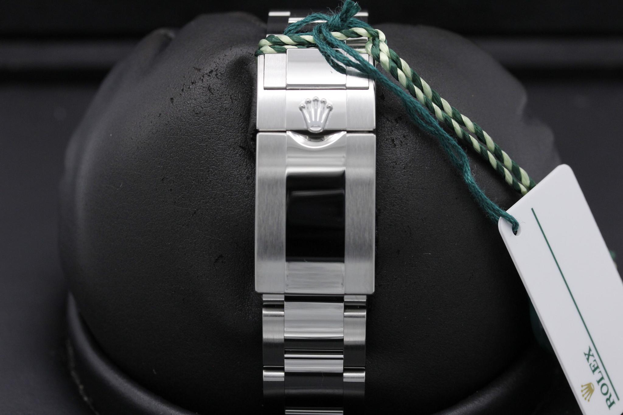 Watch Image 8