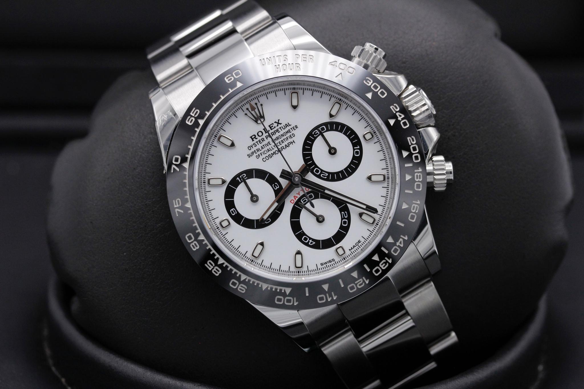 Watch Image 9