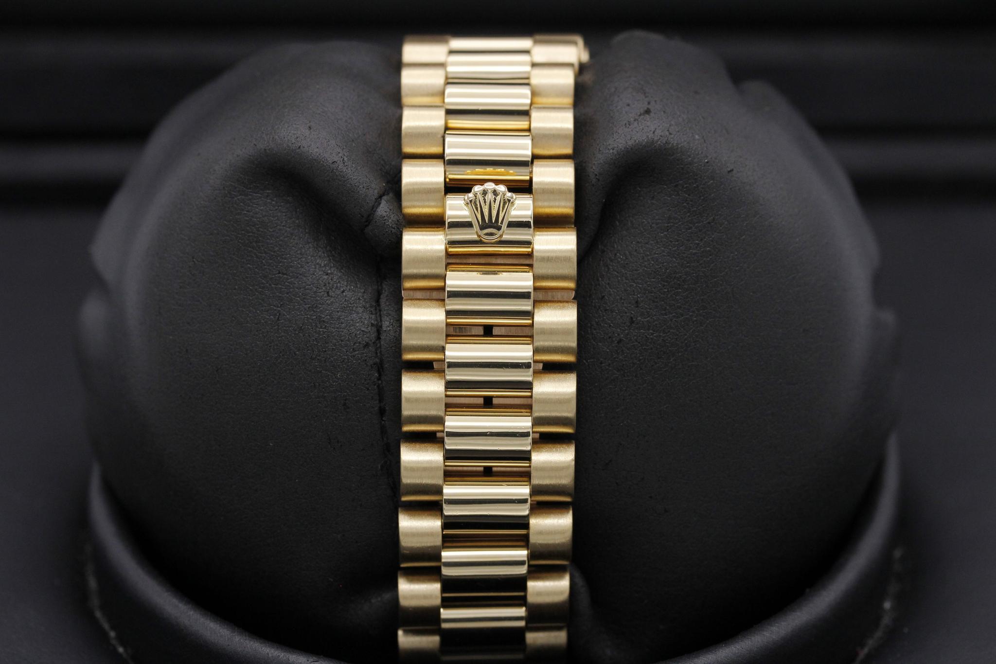 Watch Image 8