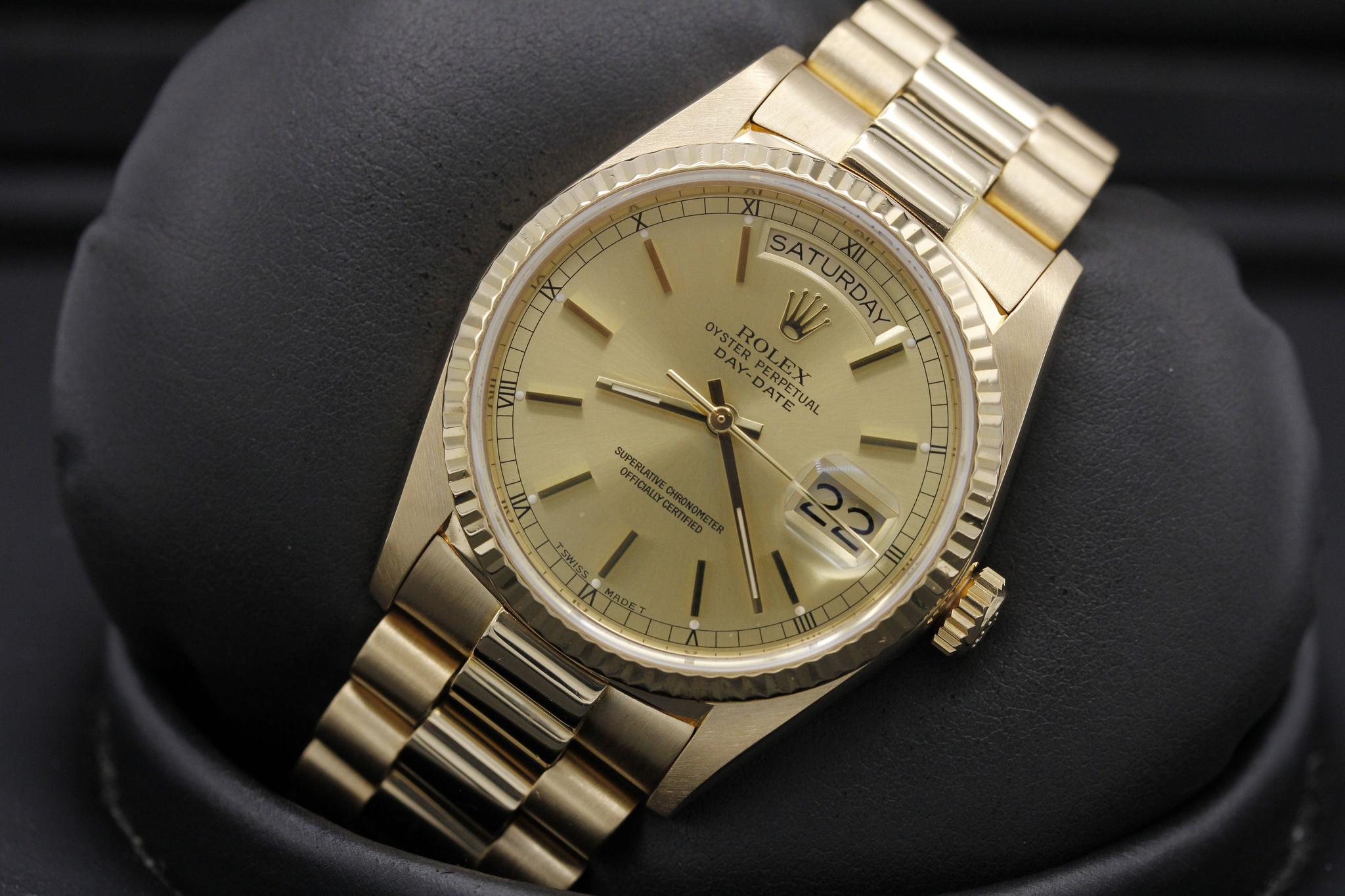 Watch Image 10