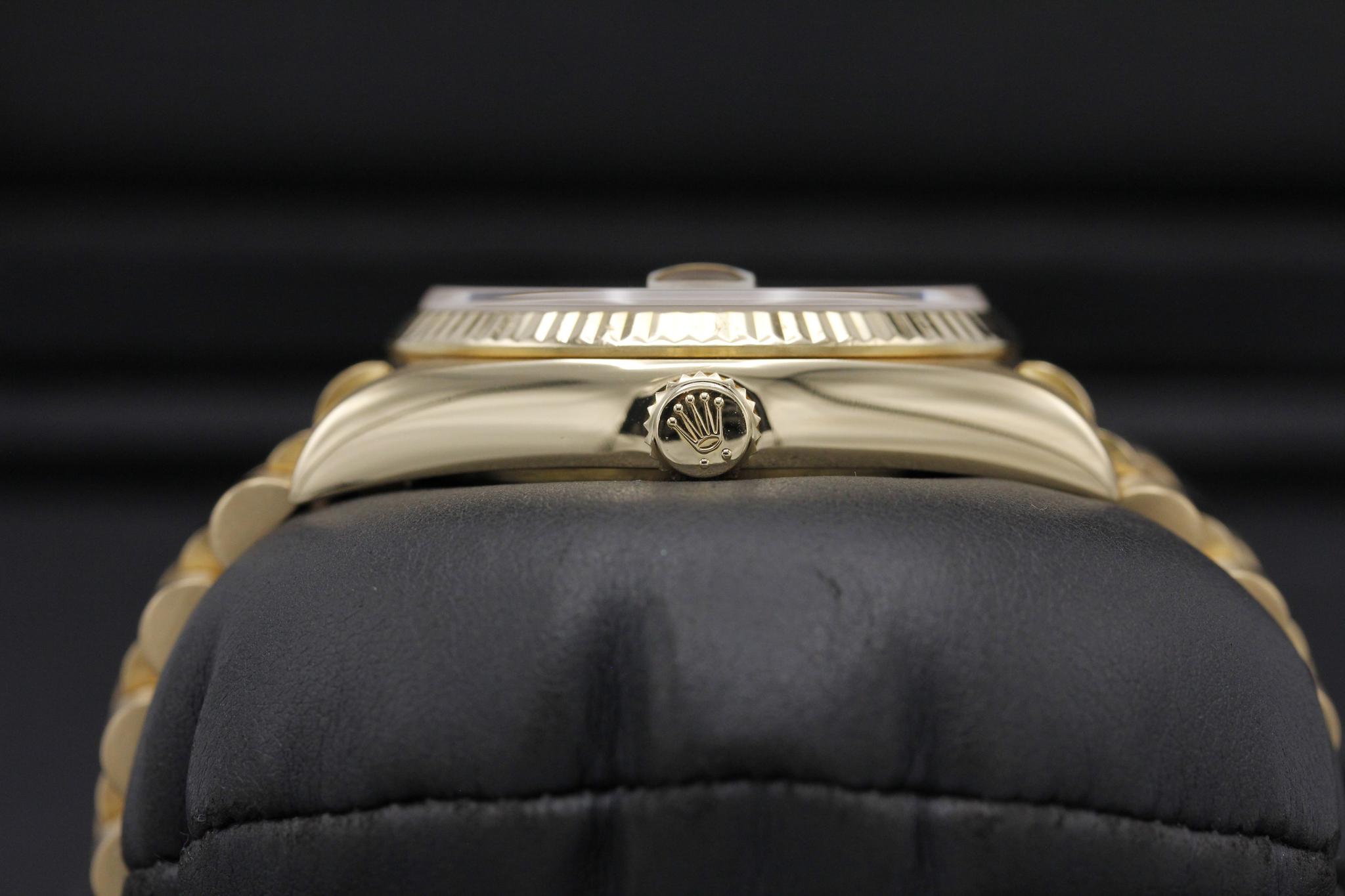 Watch Image 3